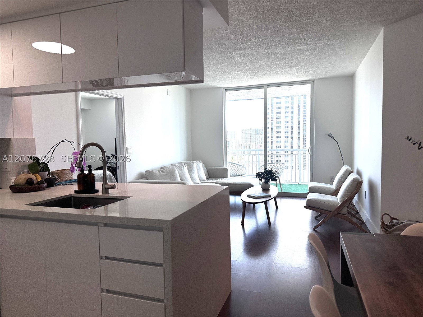 image 1800 Biscayne Plaza8