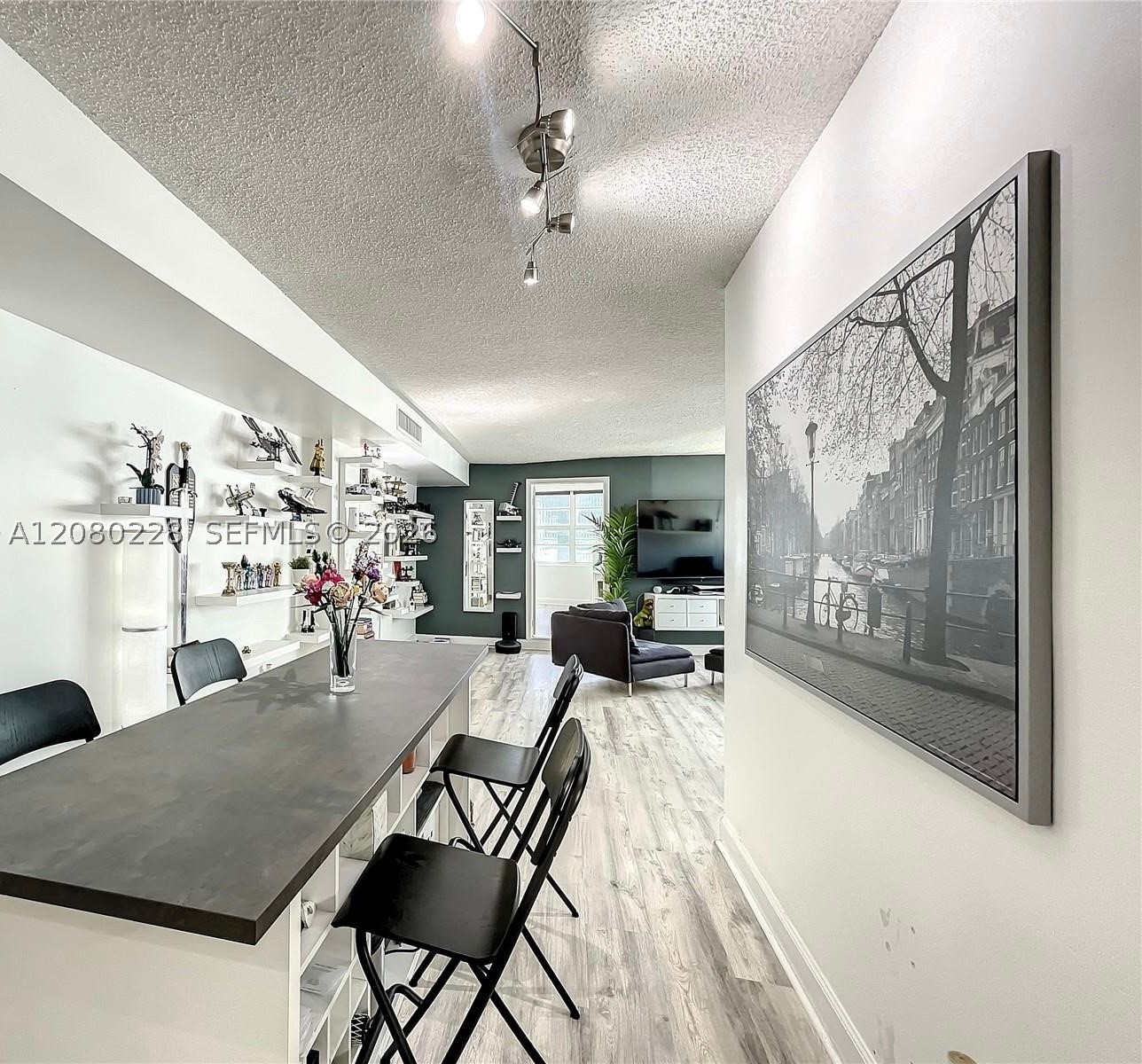 999 Brickell Bay Dr #1010