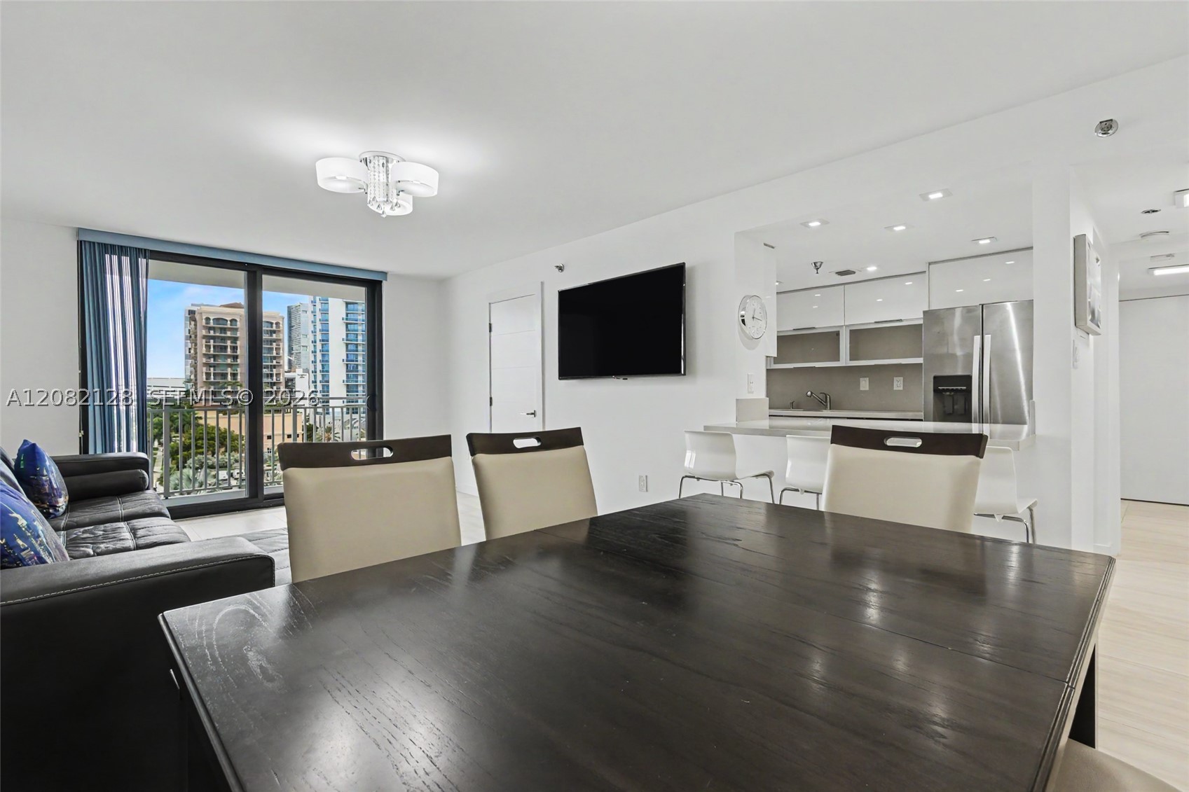 image Winston Towers 60018
