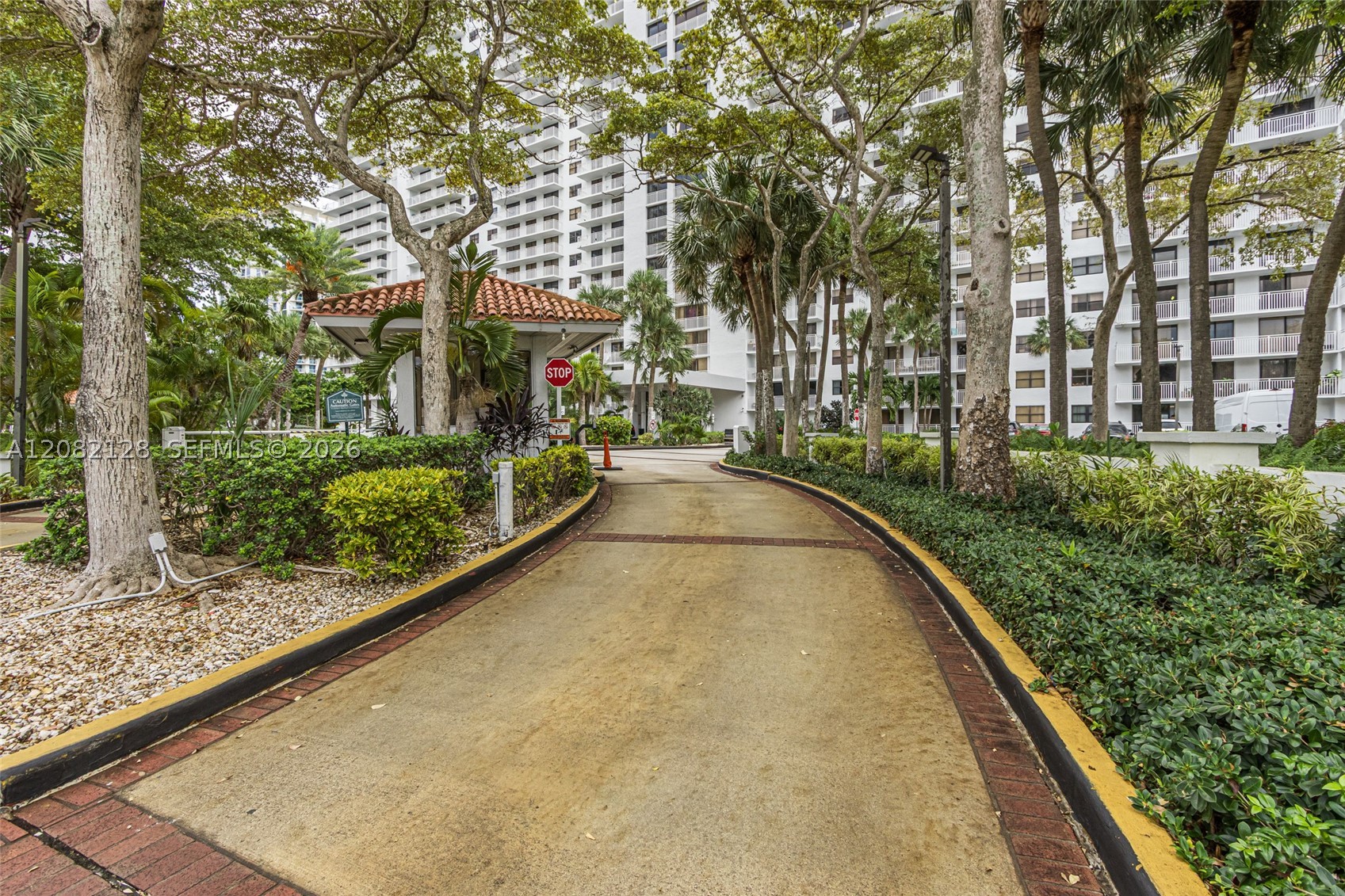 image Winston Towers 6001