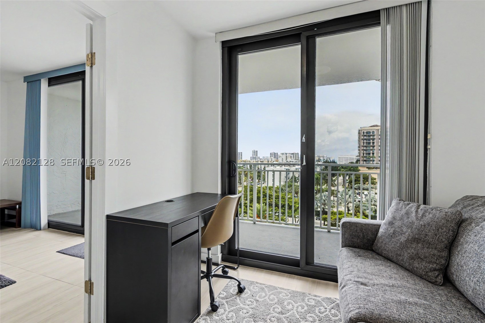 image Winston Towers 60038