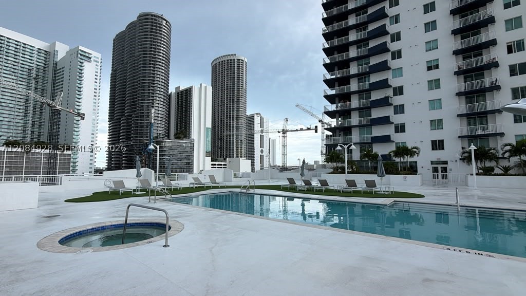 image 1800 Biscayne Plaza1