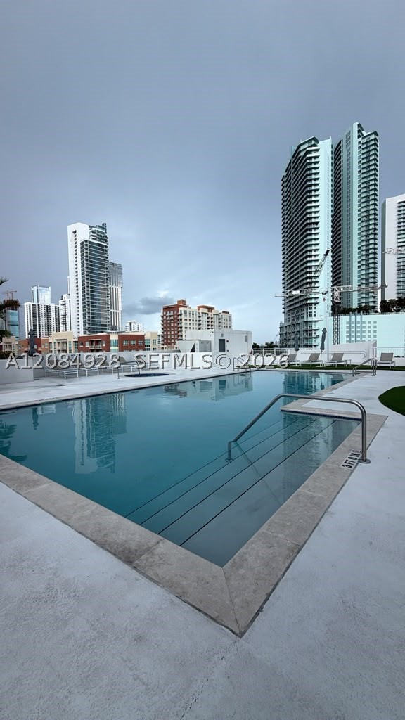 image 1800 Biscayne Plaza2