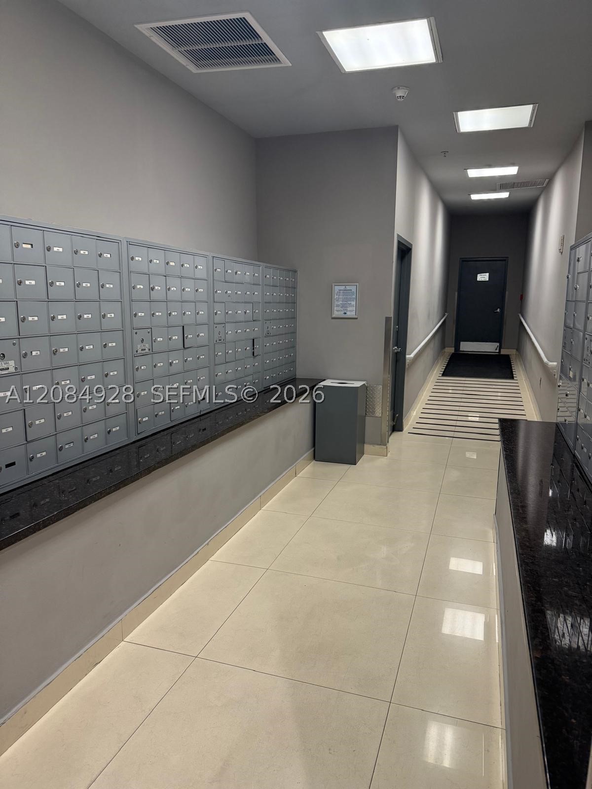 image 1800 Biscayne Plaza7