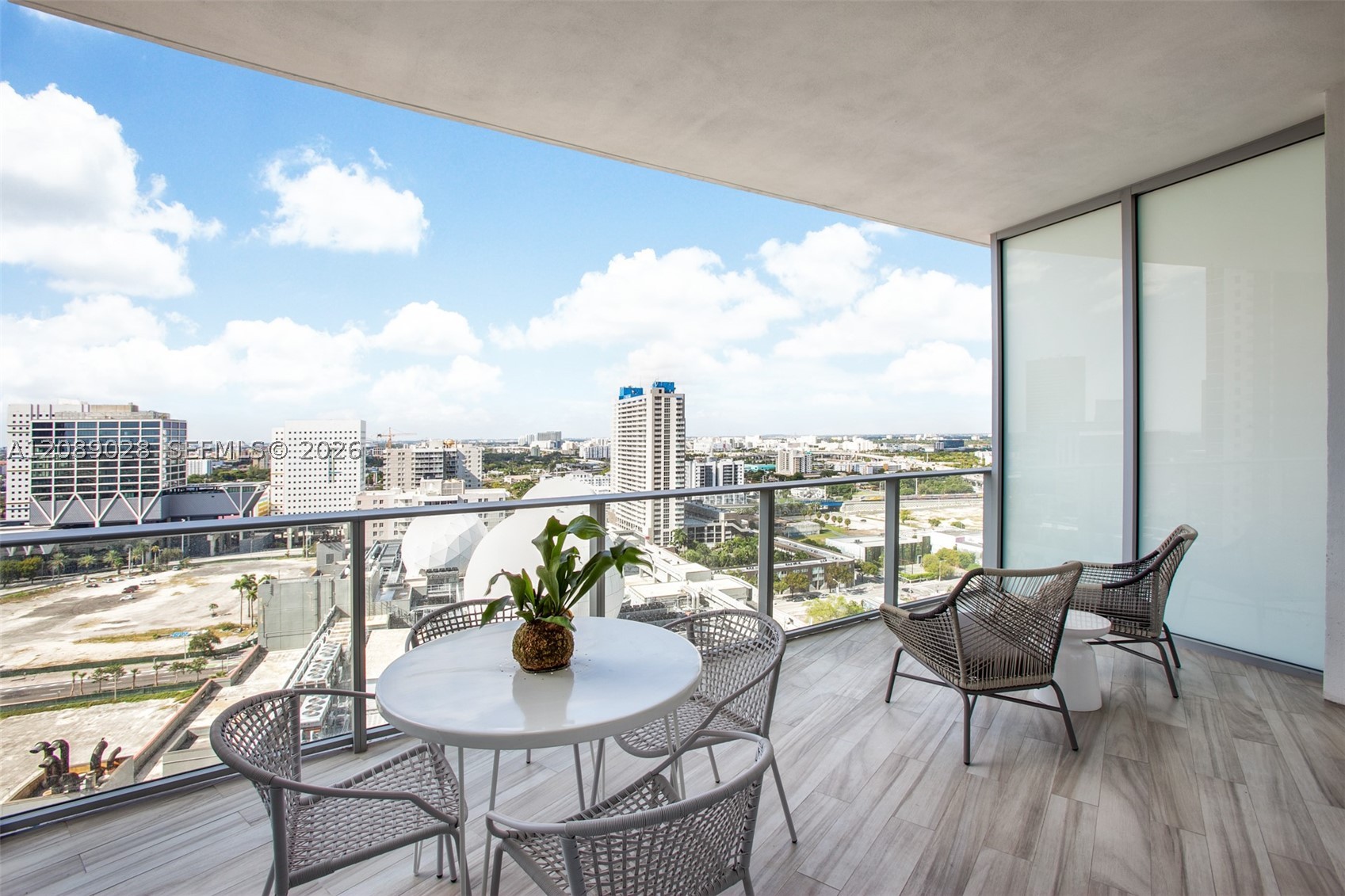 image Paramount Miami Worldcenter9