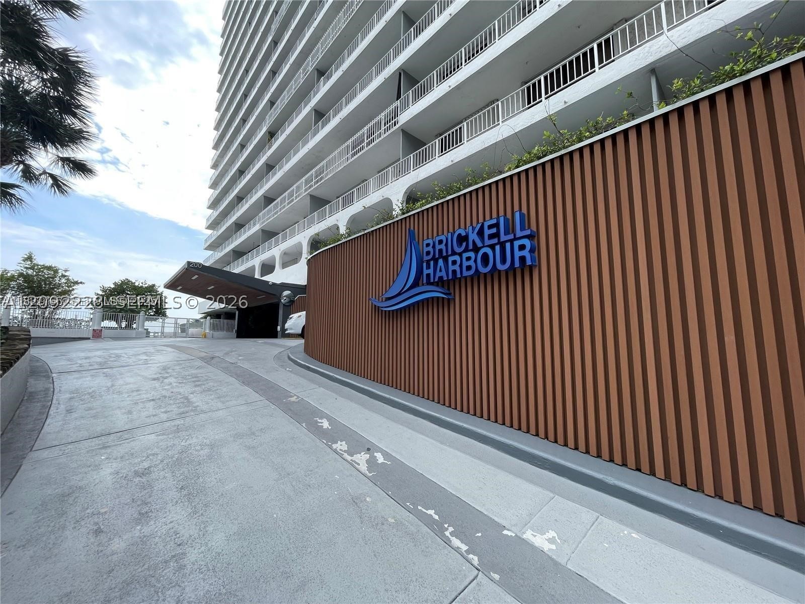 image Brickell Harbour2
