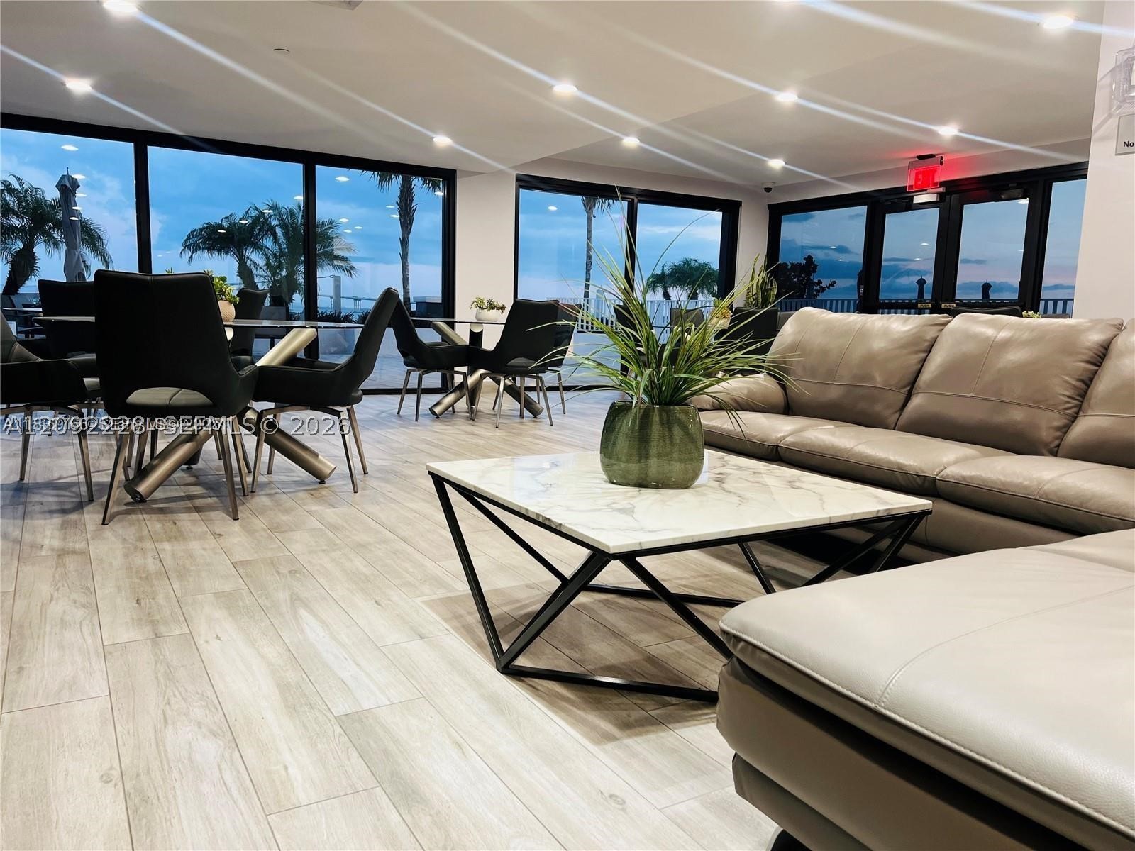 image Brickell Harbour46