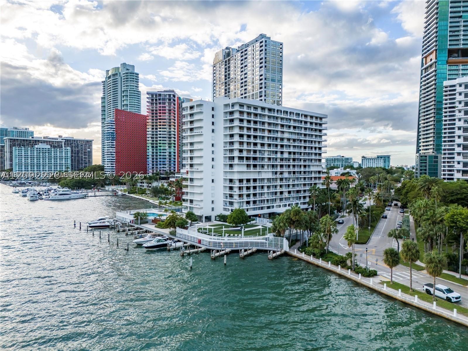 image Brickell Harbour51