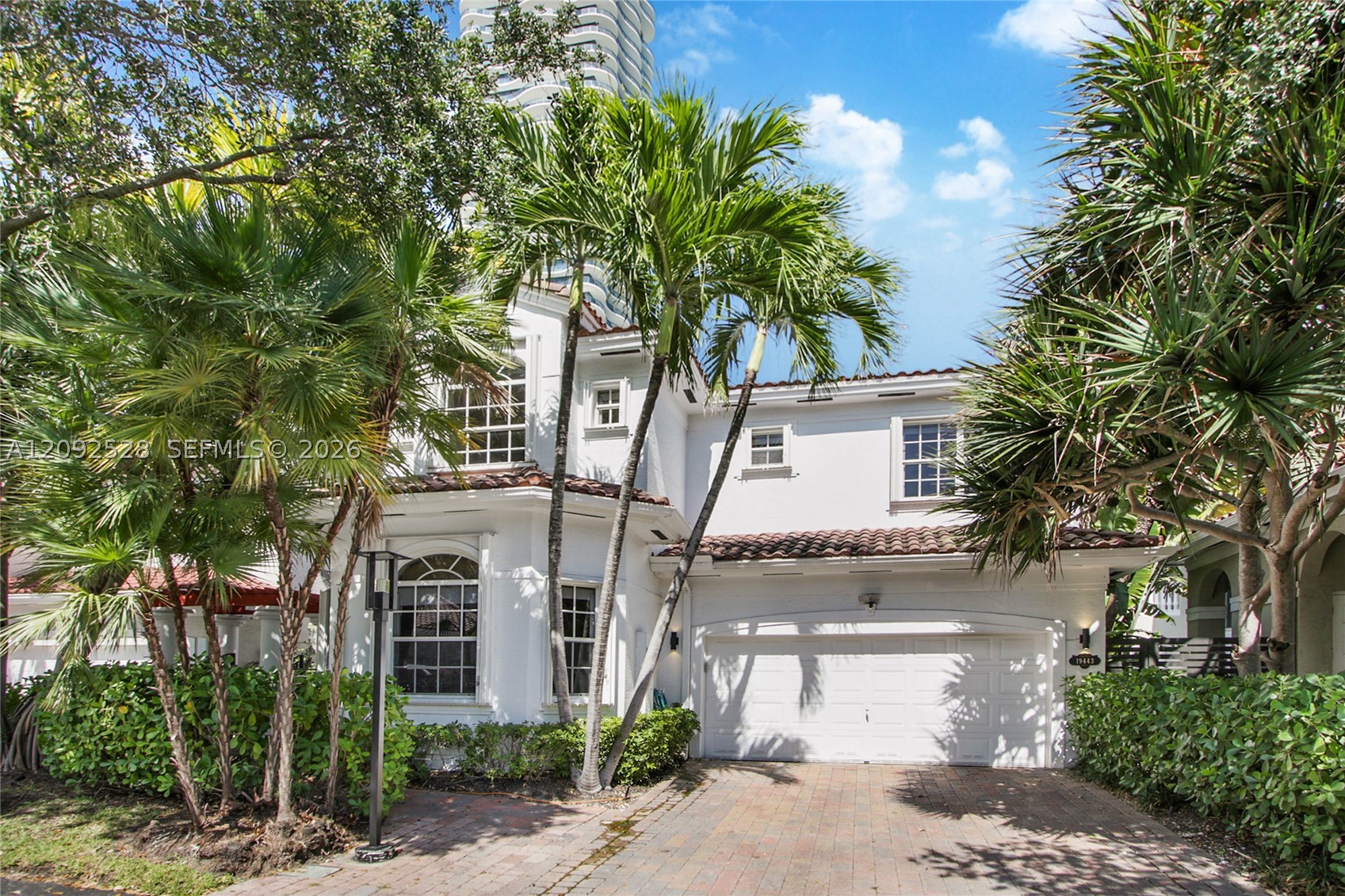 19443 40th Ct Sunny Isles Beach, FL 33160