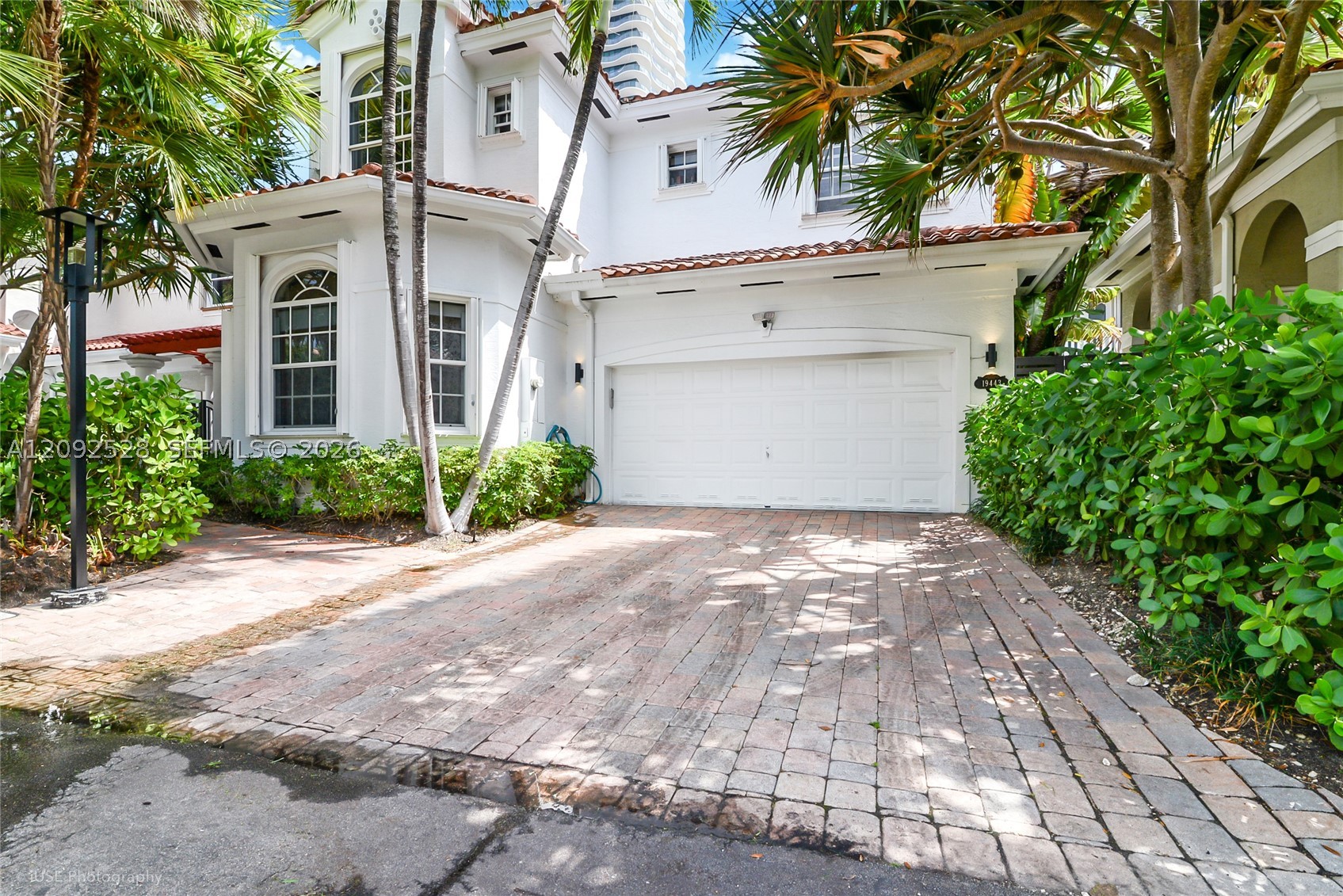 19443 40th Ct Sunny Isles Beach, FL 33160
