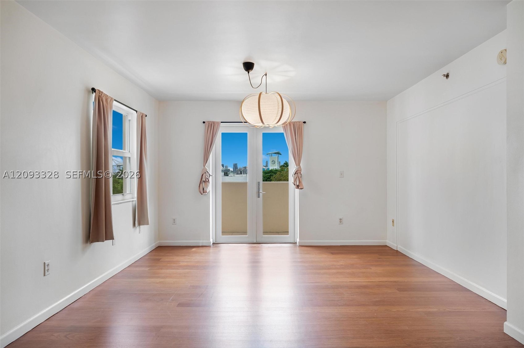 227 Michigan Ave #405