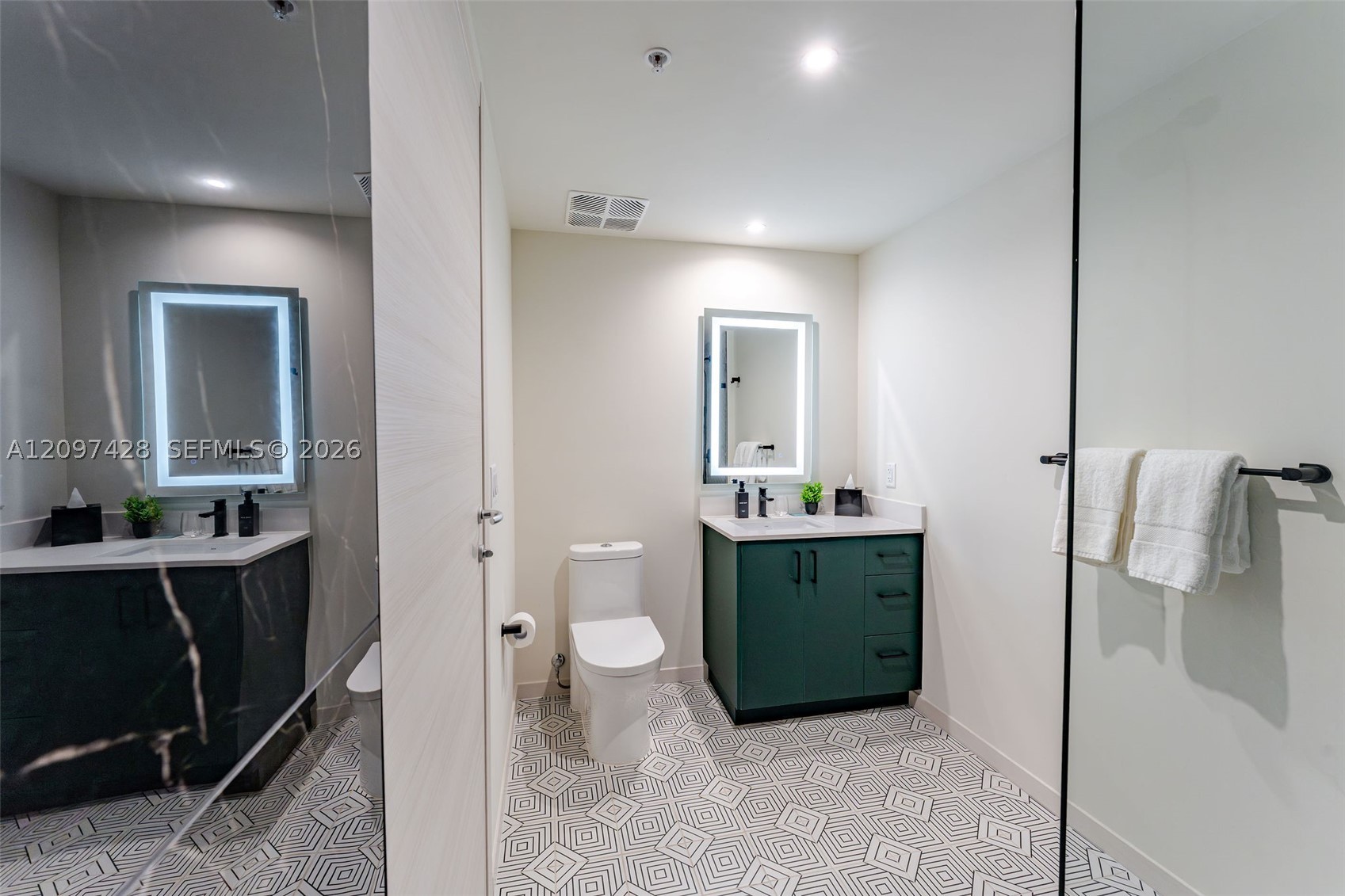4220 Laguna St #703 Coral Gables, FL 33146