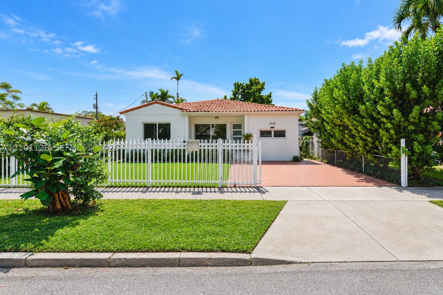 2520 SW 22nd Ter