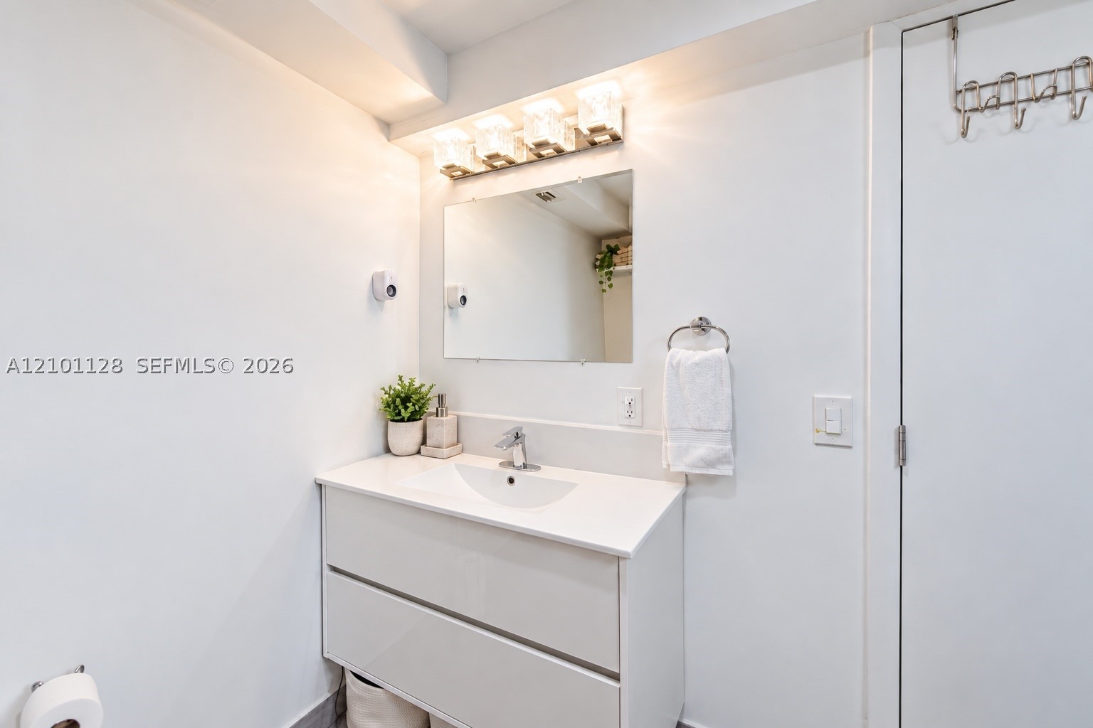 2520 SW 22nd Ter Miami, FL 33145