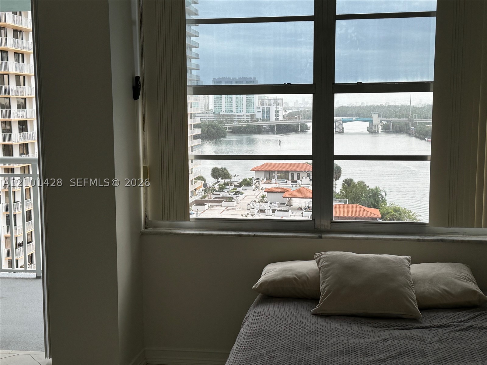 image Winston Towers 5009