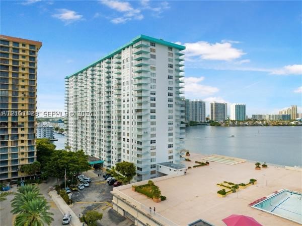 image Winston Towers 50024