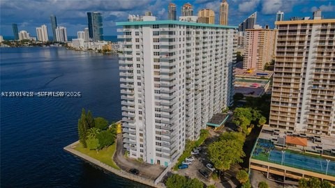 image Winston Towers 5002