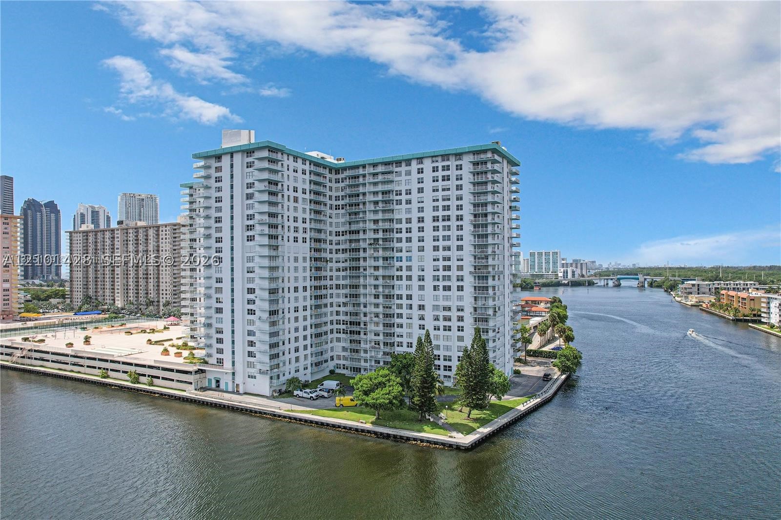image Winston Towers 5003