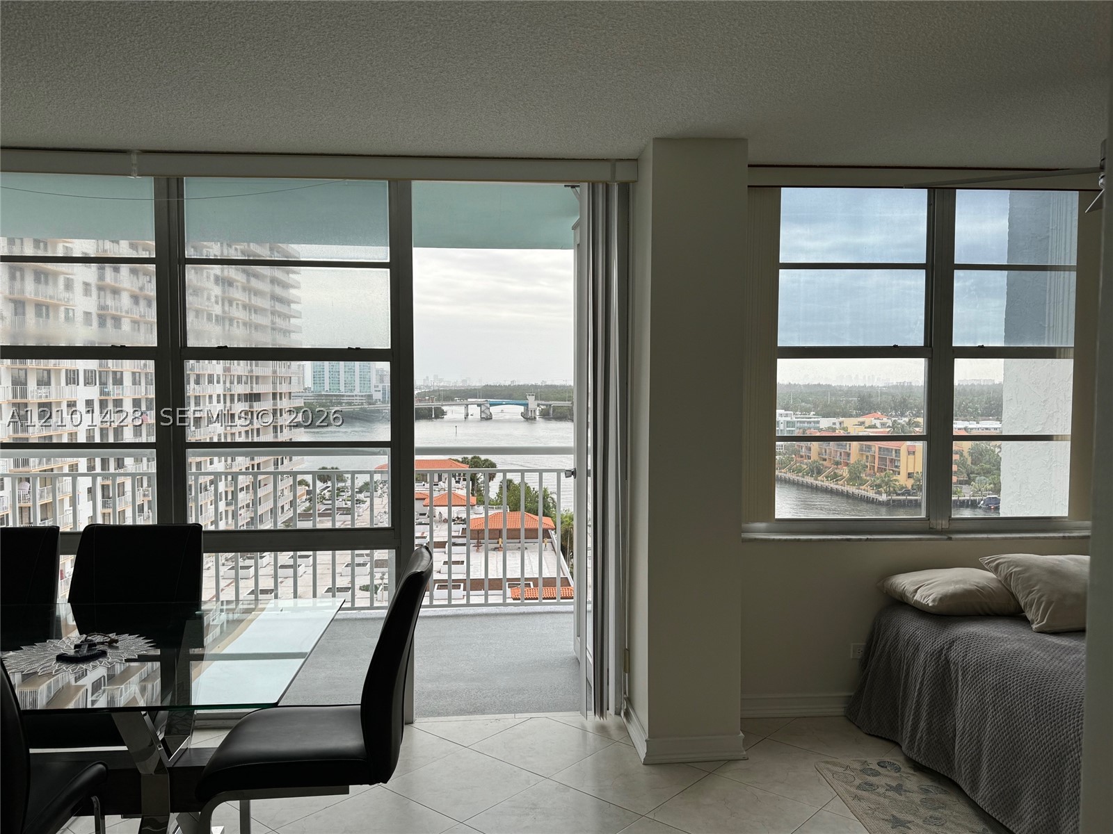 image Winston Towers 5006