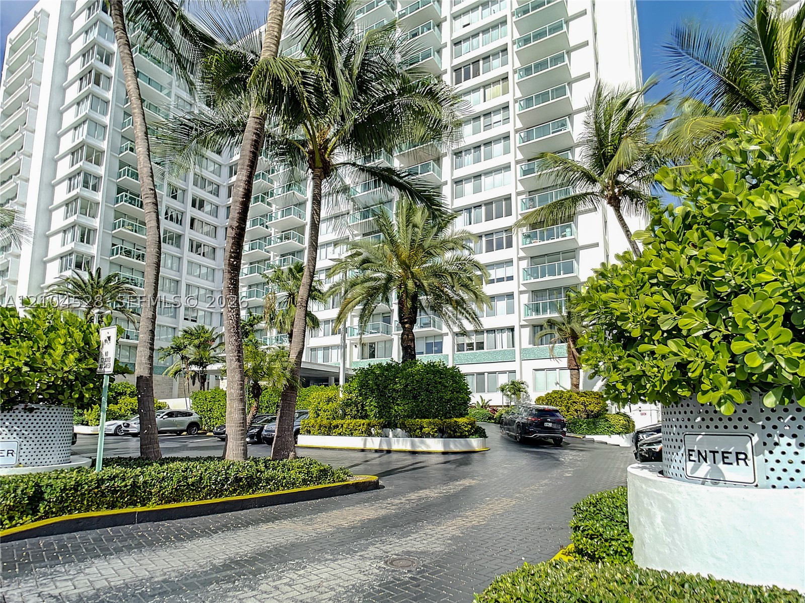 1000 West Ave #205
