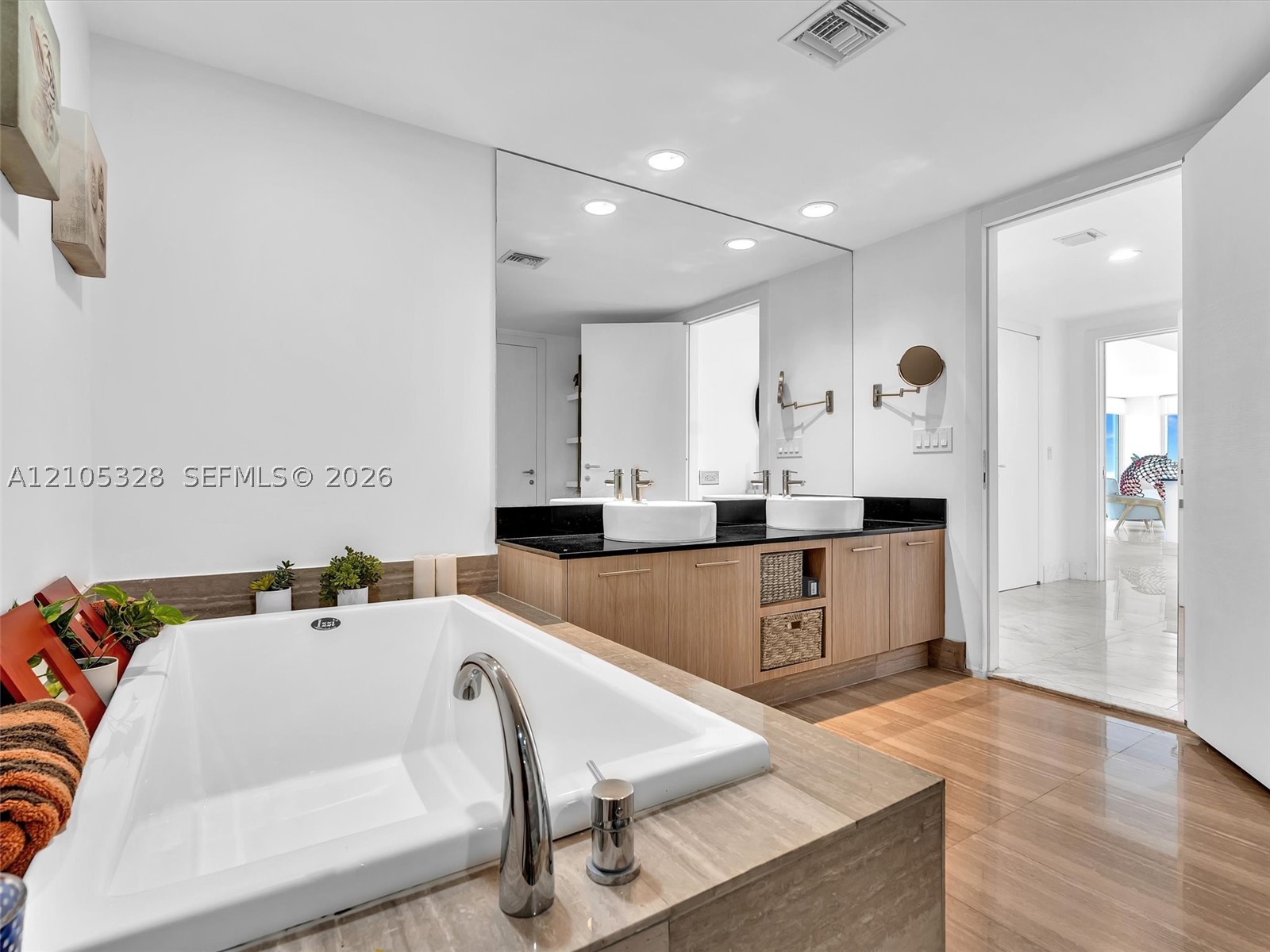 3951 S Ocean Dr #1901 Hollywood, FL 33019