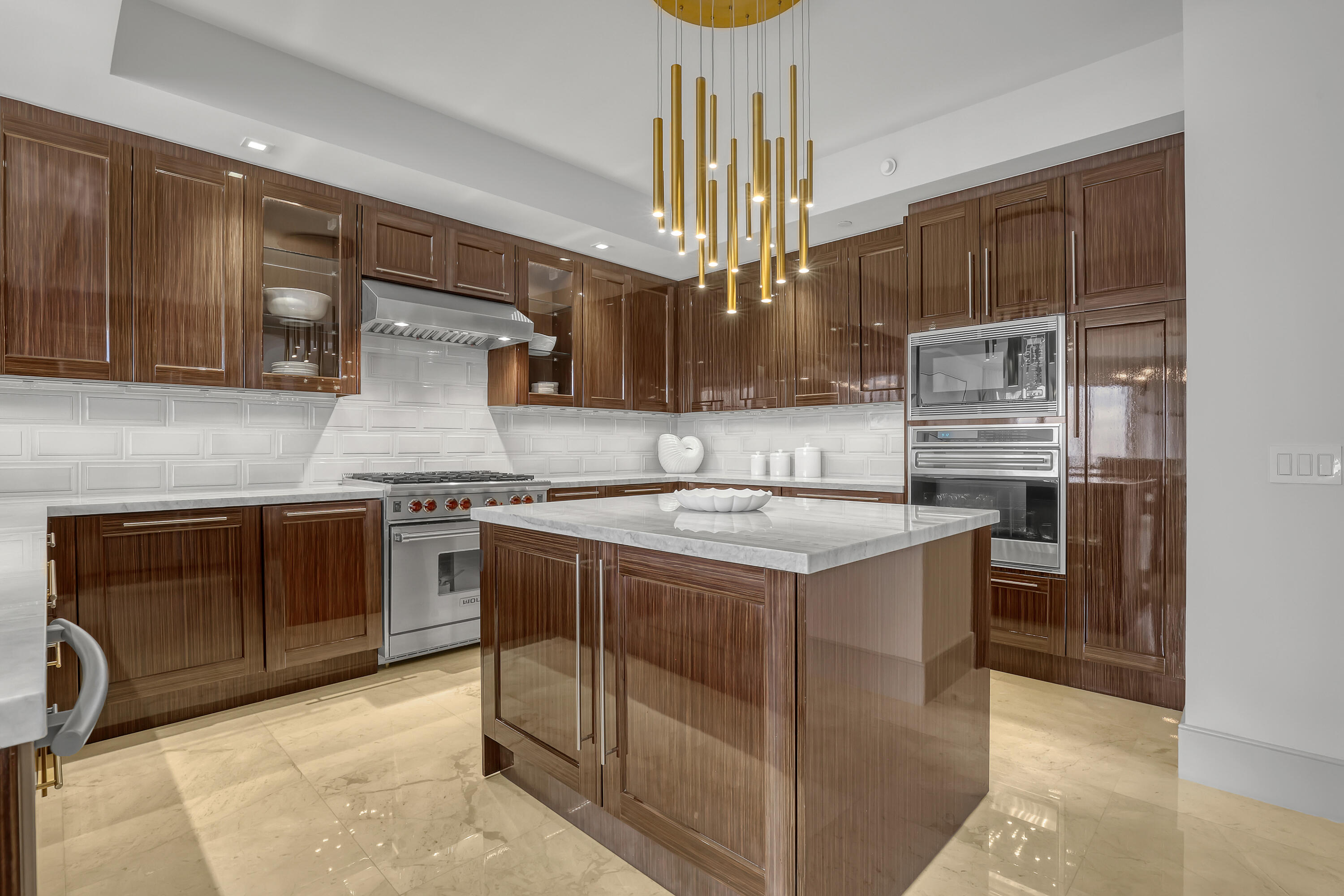 2700 N Ocean #401a Riviera Beach, FL 33404