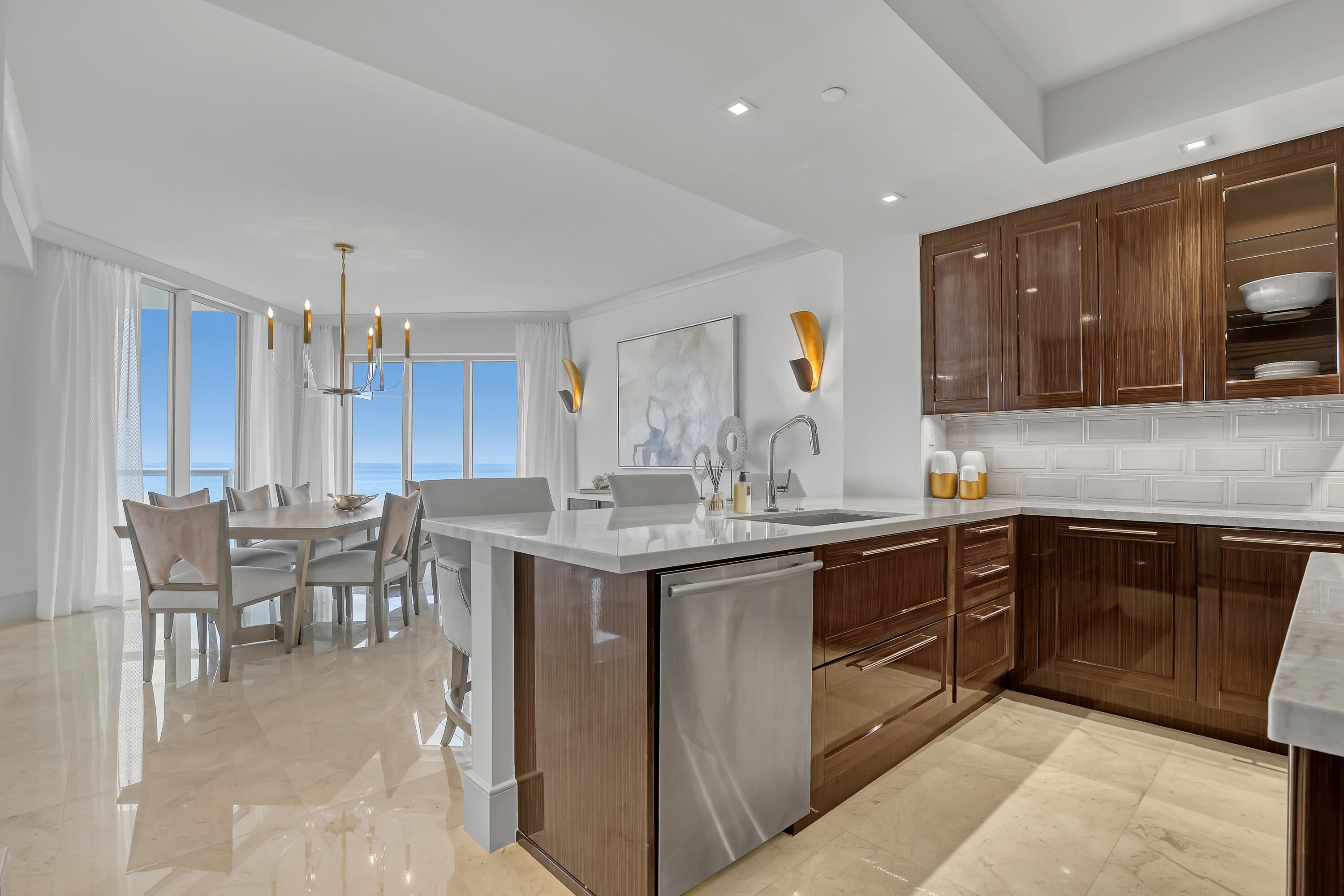 2700 N Ocean #401a Riviera Beach, FL 33404