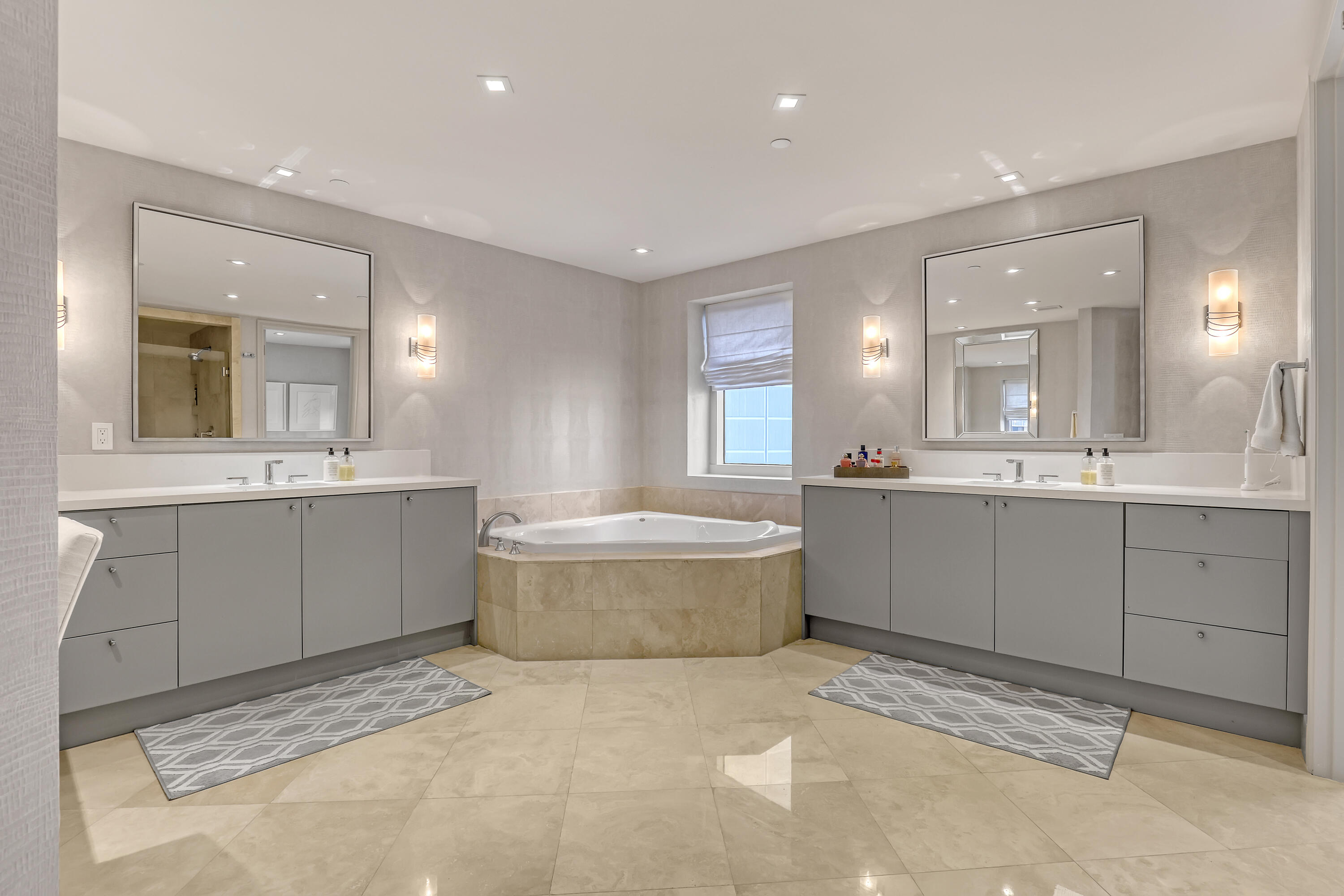 2700 N Ocean #401a Riviera Beach, FL 33404