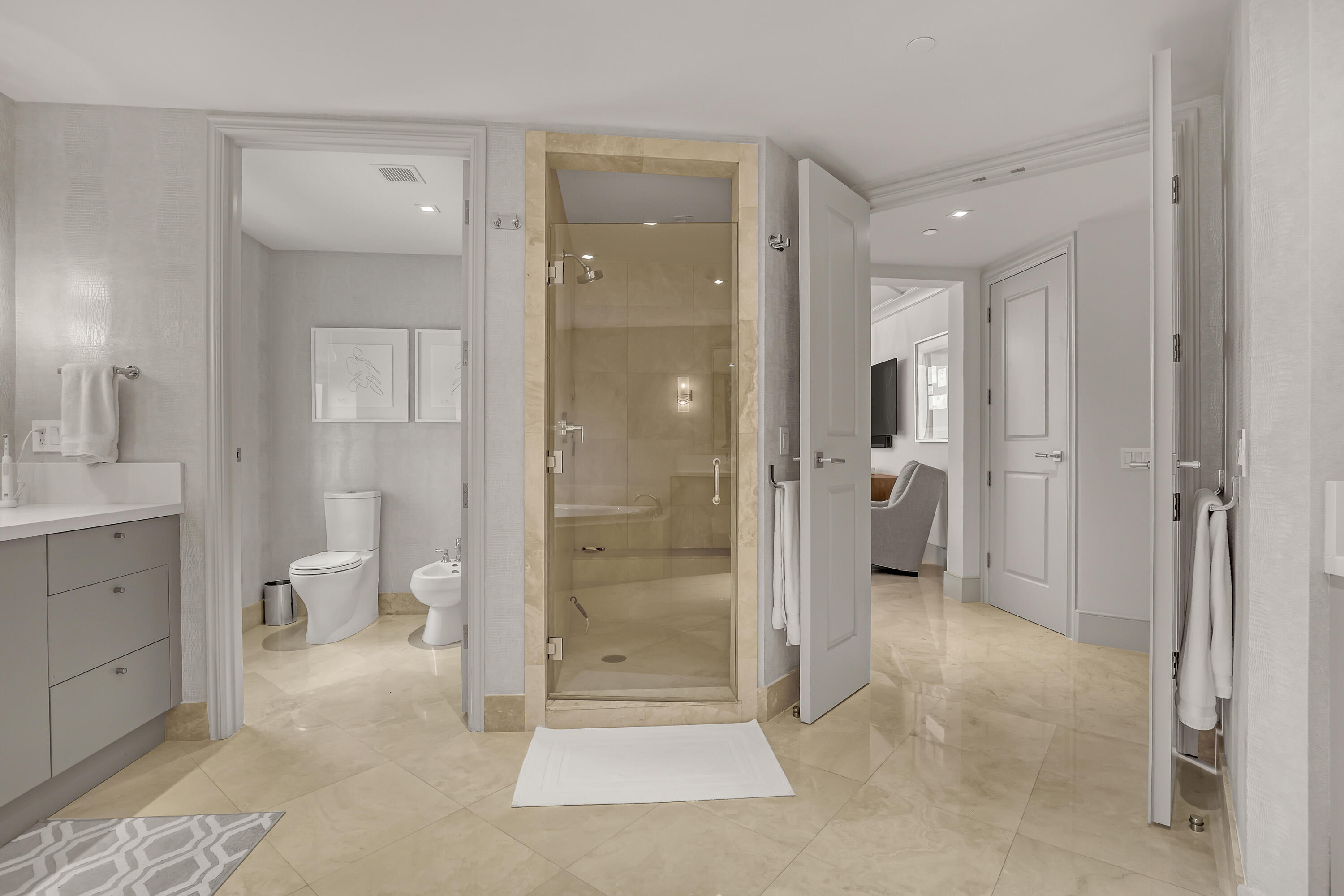 2700 N Ocean #401a Riviera Beach, FL 33404