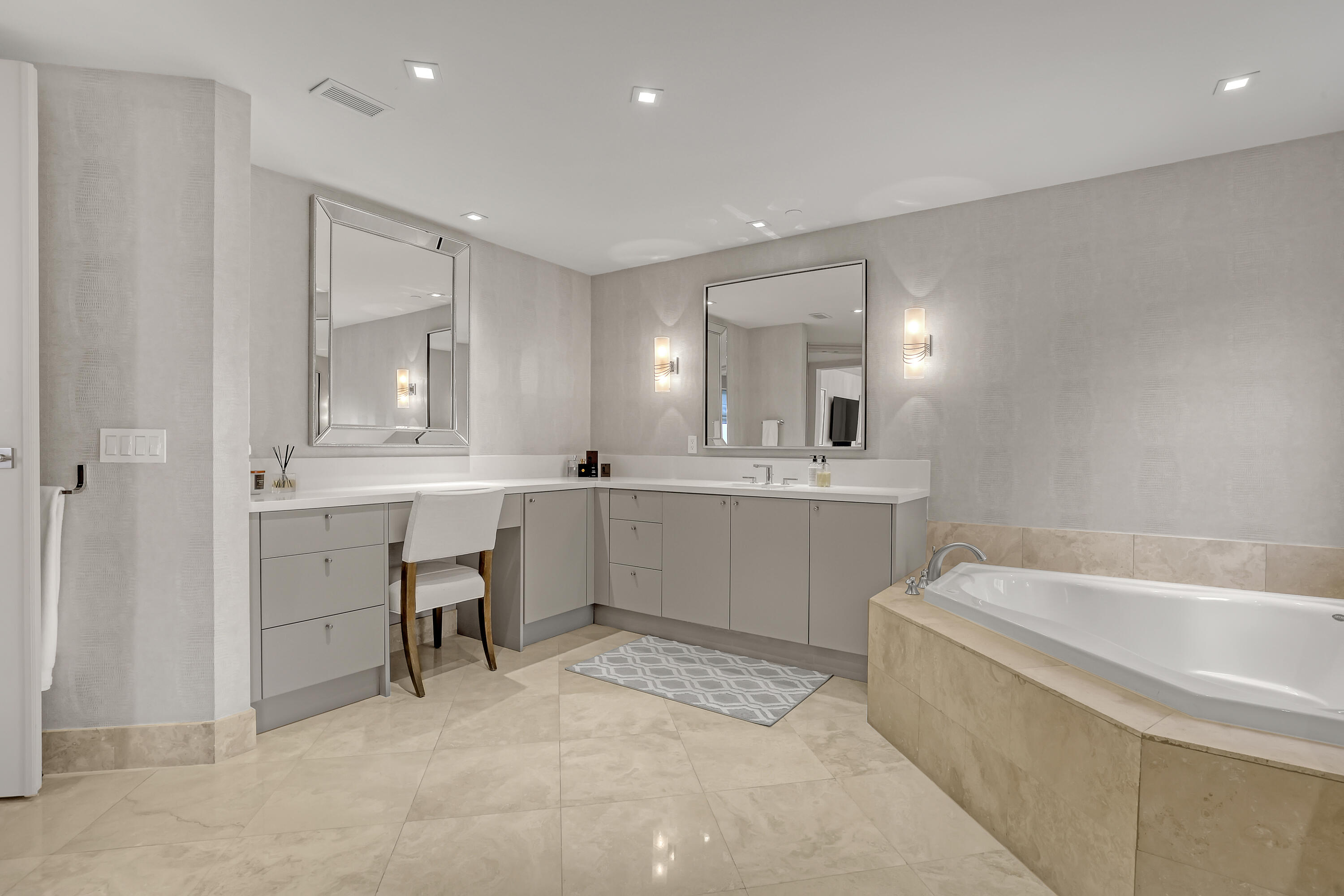 2700 N Ocean #401a Riviera Beach, FL 33404