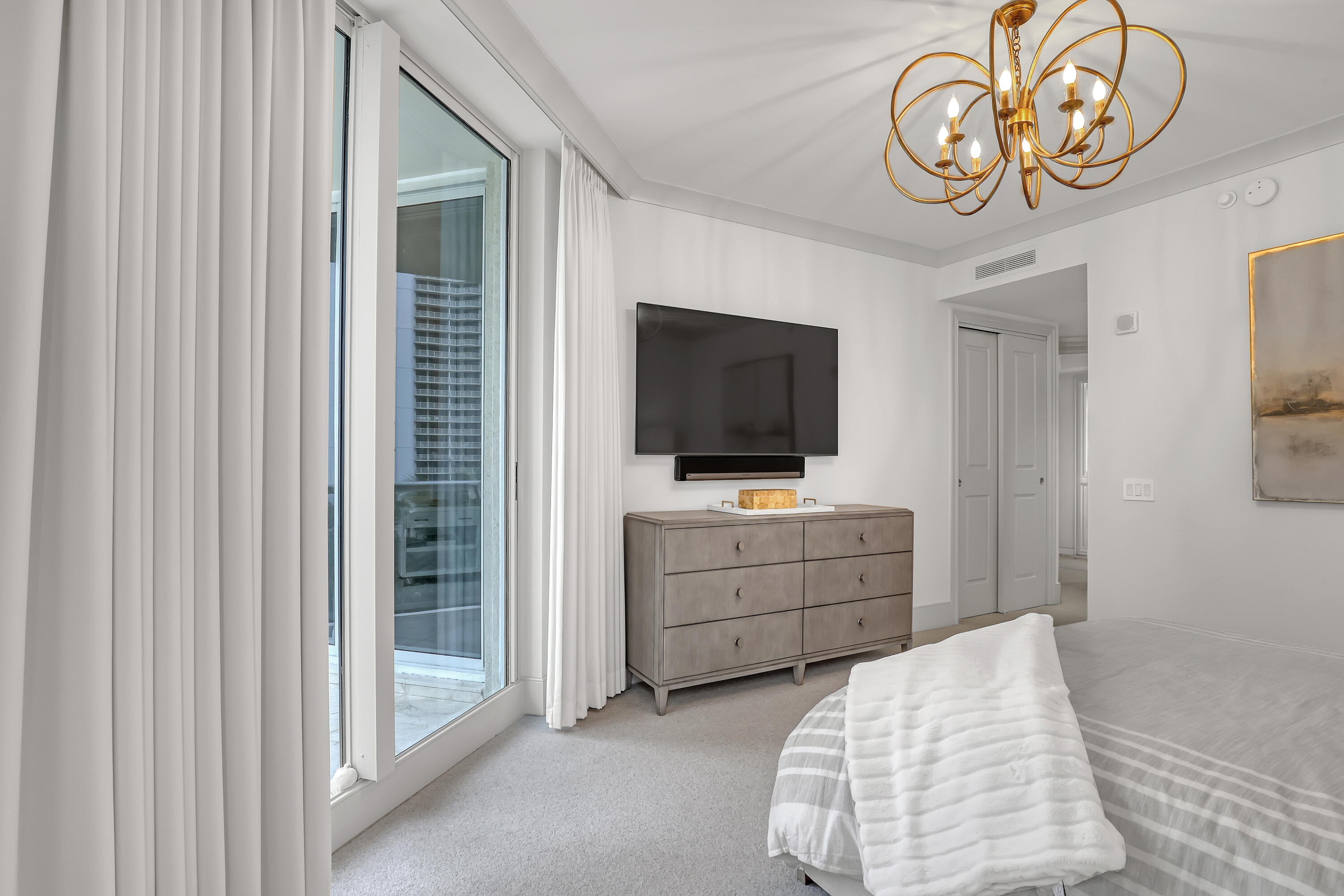 2700 N Ocean #401a Riviera Beach, FL 33404