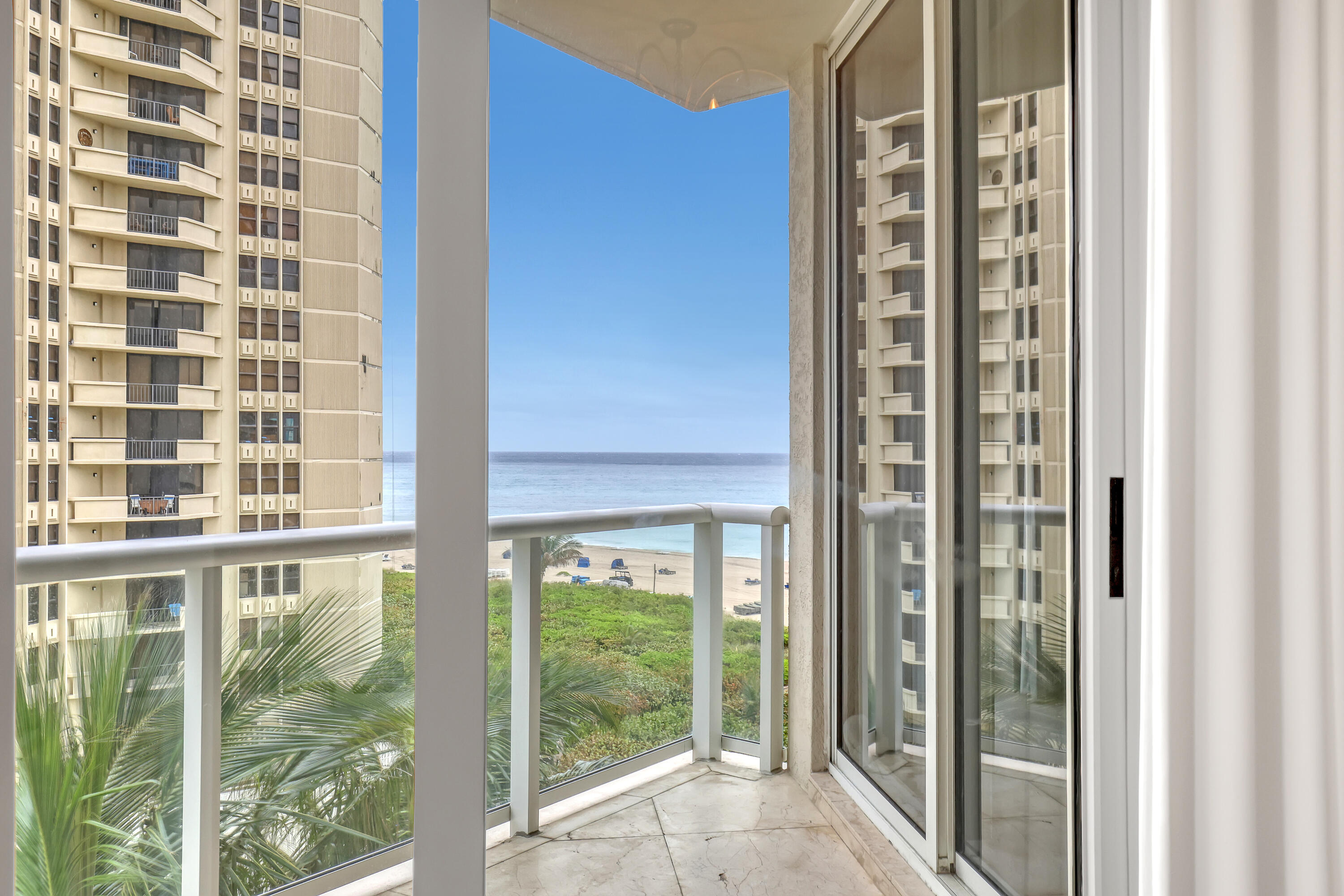 2700 N Ocean #401a Riviera Beach, FL 33404