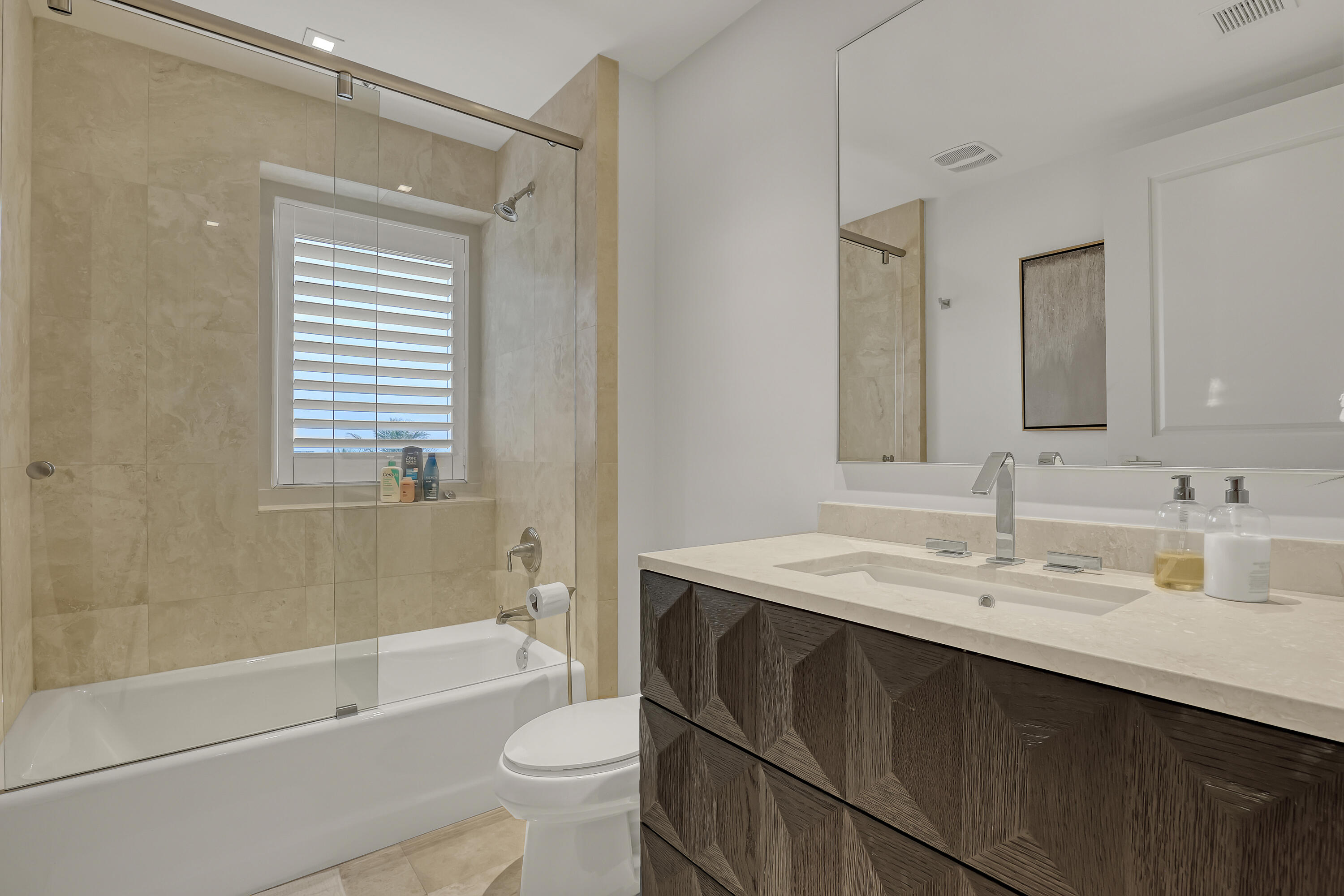 2700 N Ocean #401a Riviera Beach, FL 33404