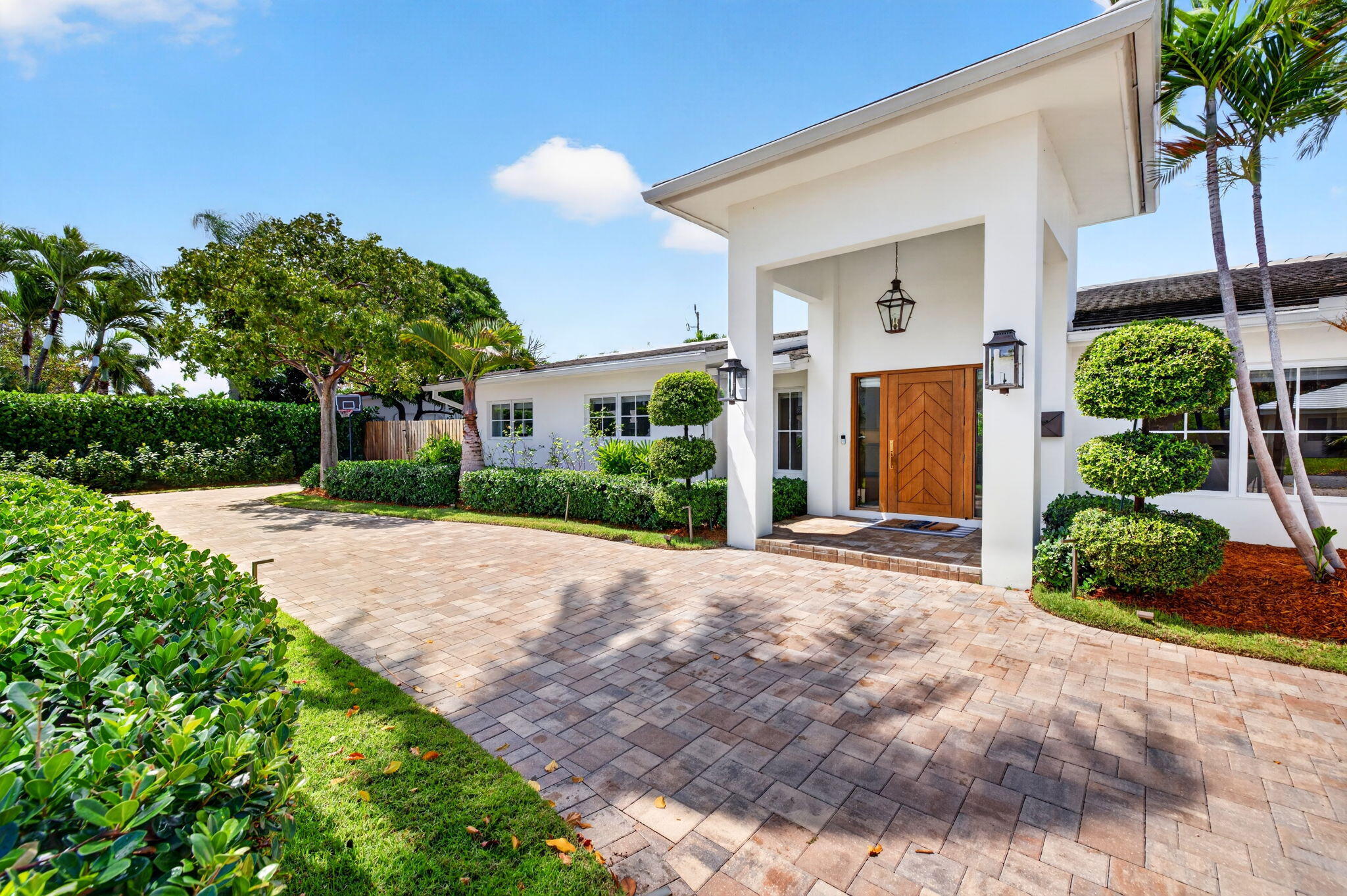 2517 NE 26th Fort Lauderdale, FL 33305