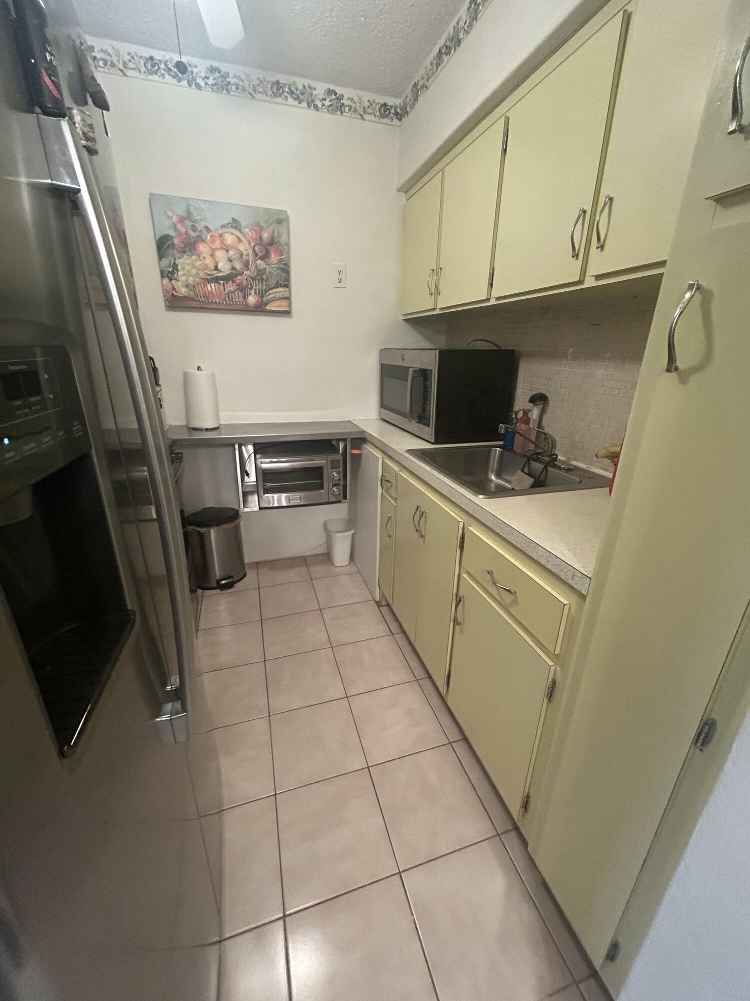 900 SW 10th #S20 Hallandale Beach, FL 33009