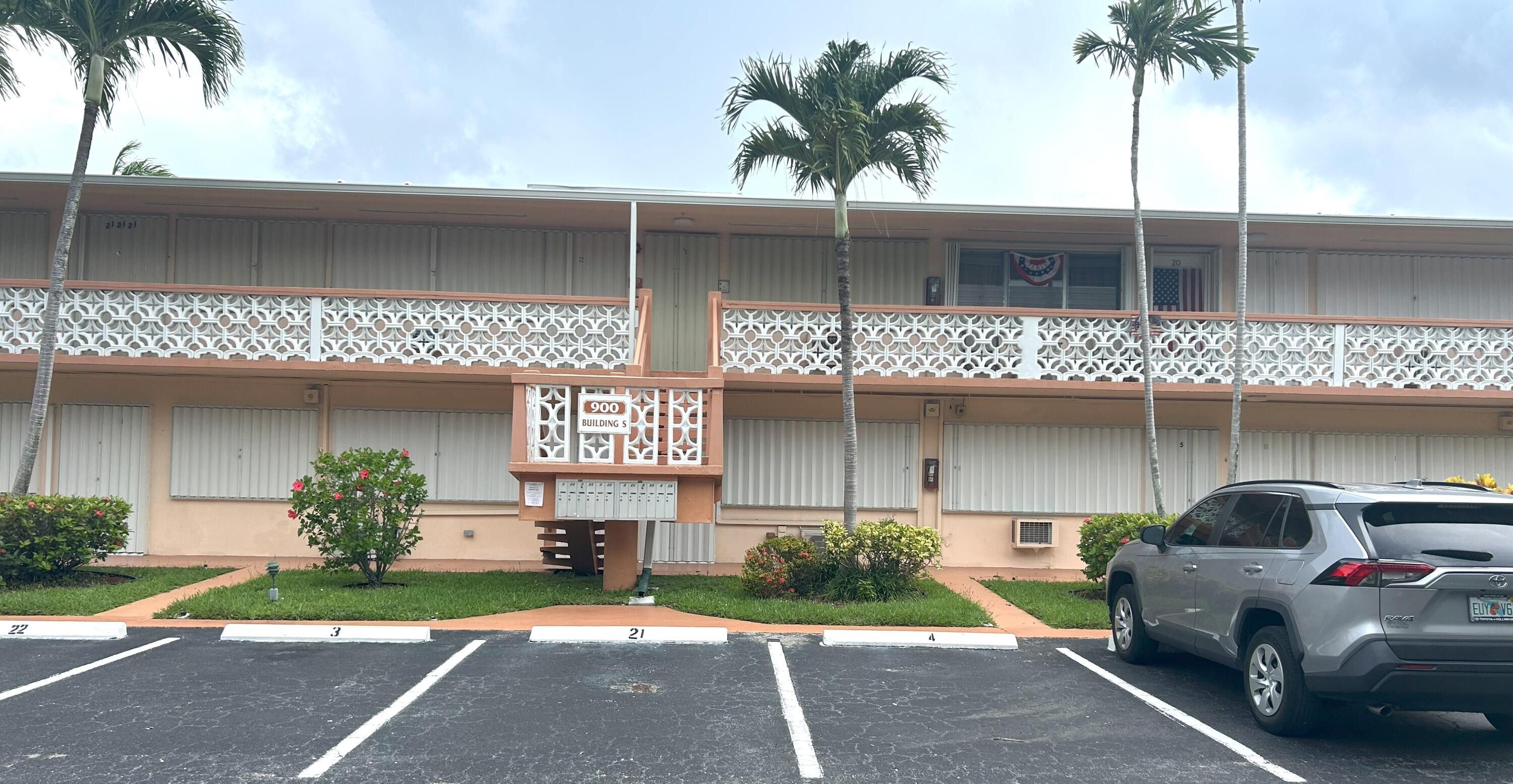 900 SW 10th #S20 Hallandale Beach, FL 33009