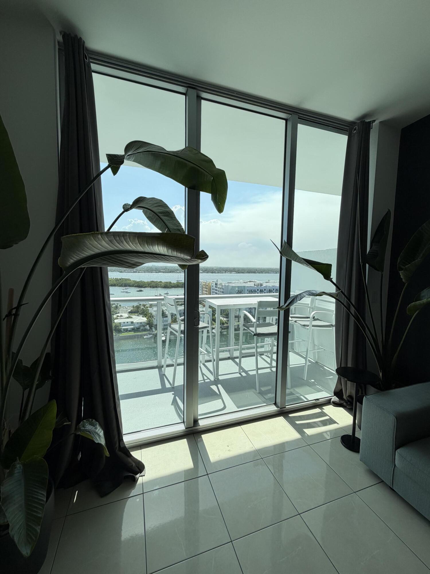 image Eloquence on the Bay9