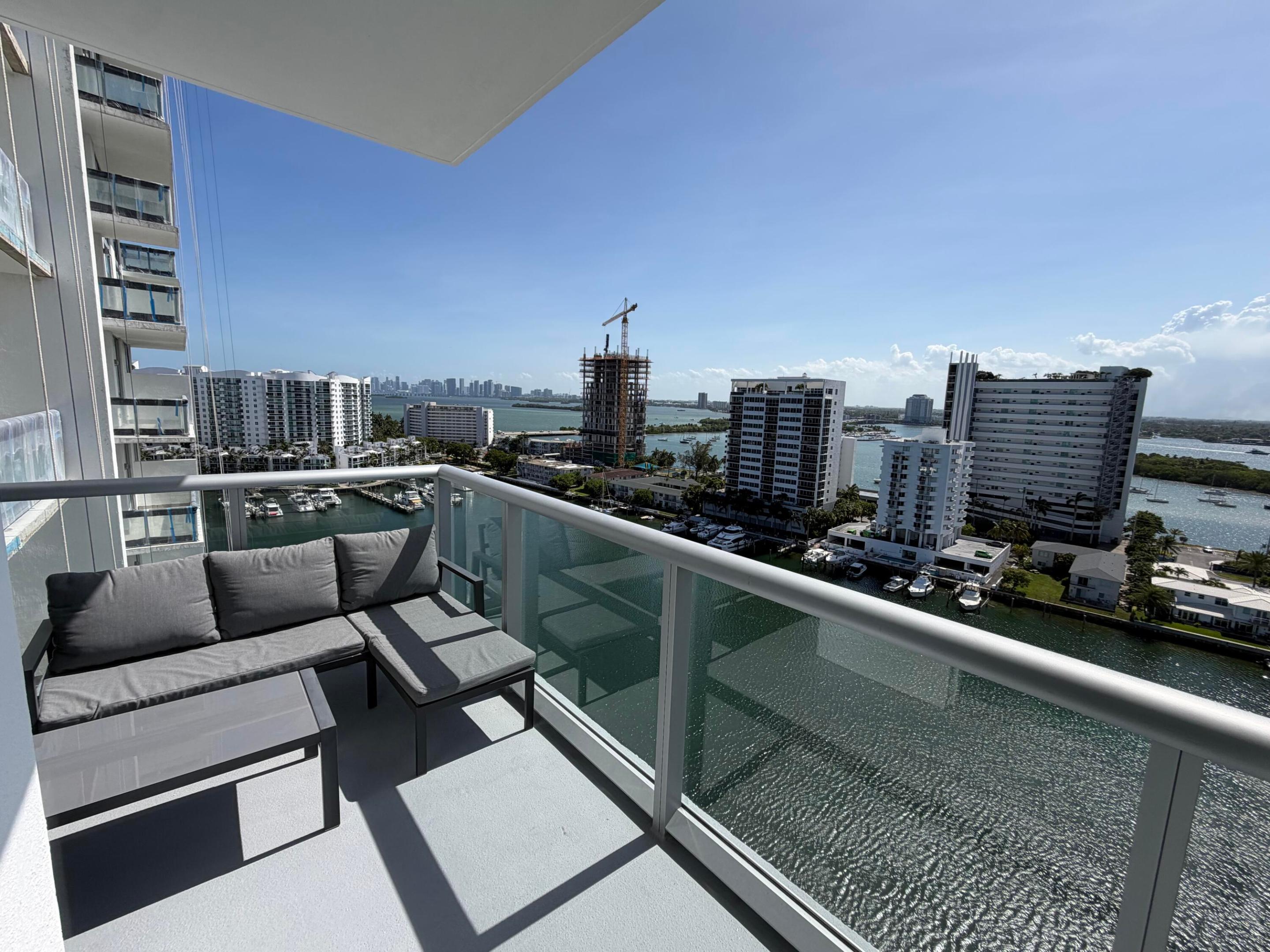 image Eloquence on the Bay18