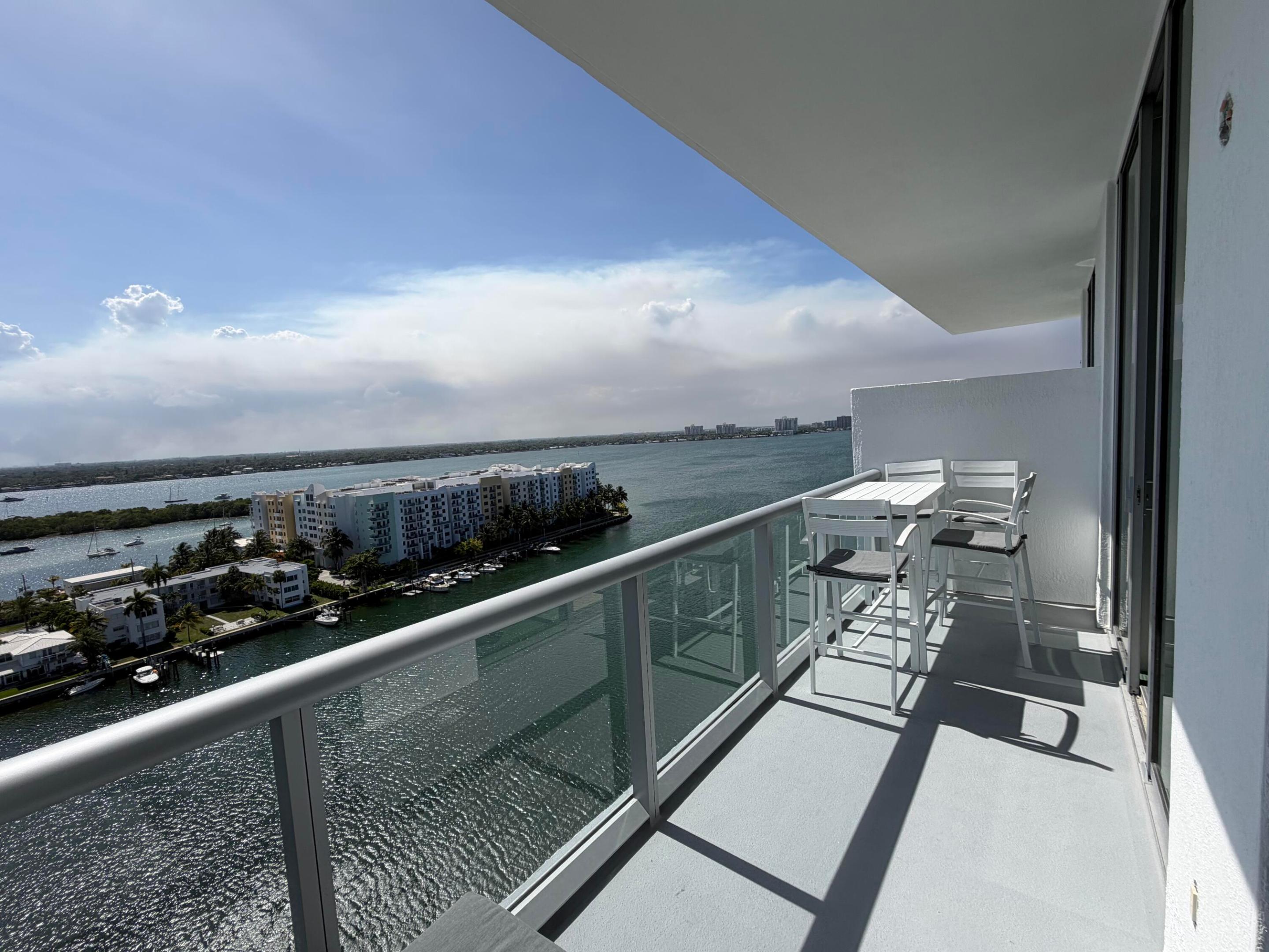 image Eloquence on the Bay19