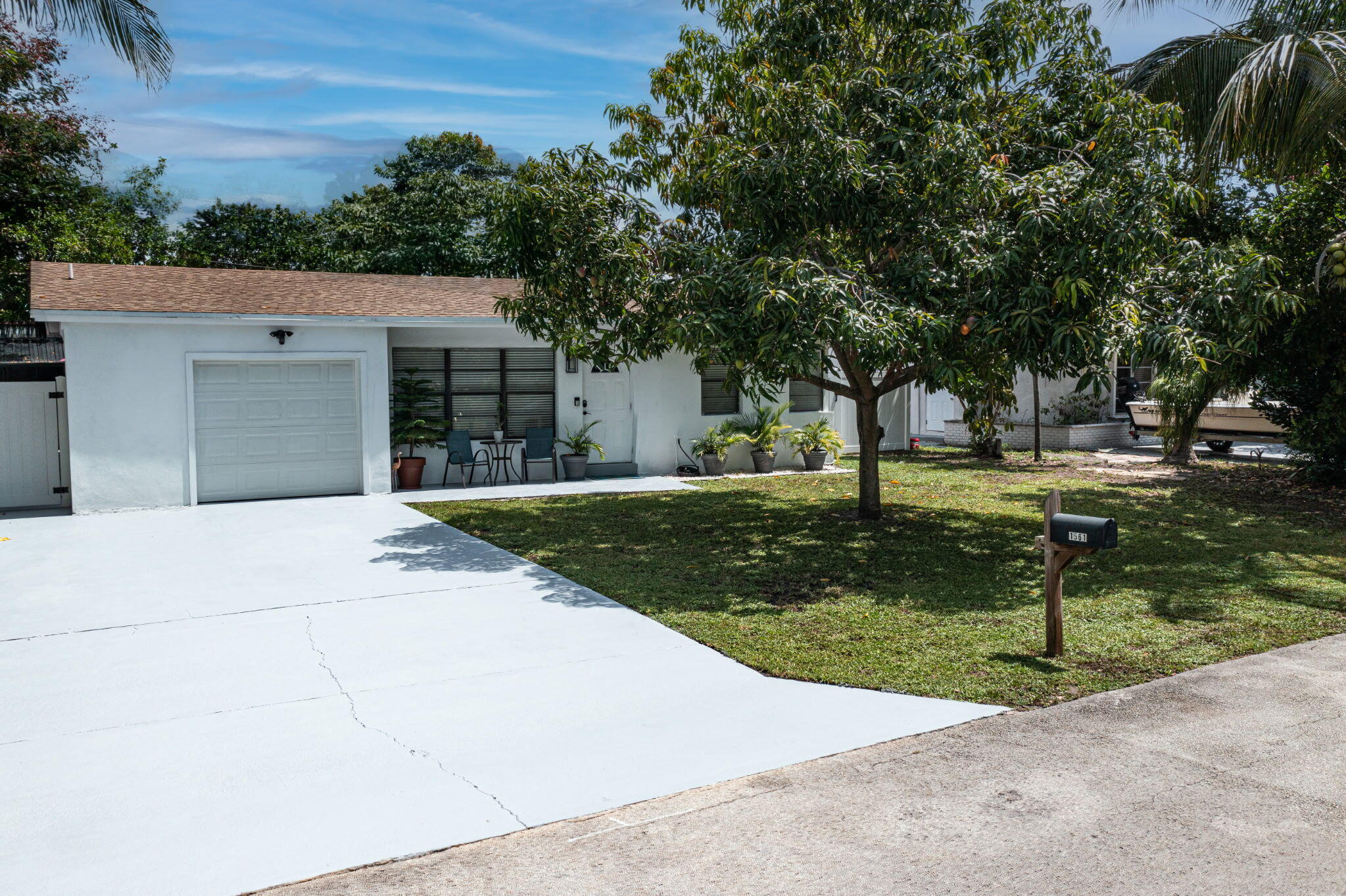 1561 NE 30th
