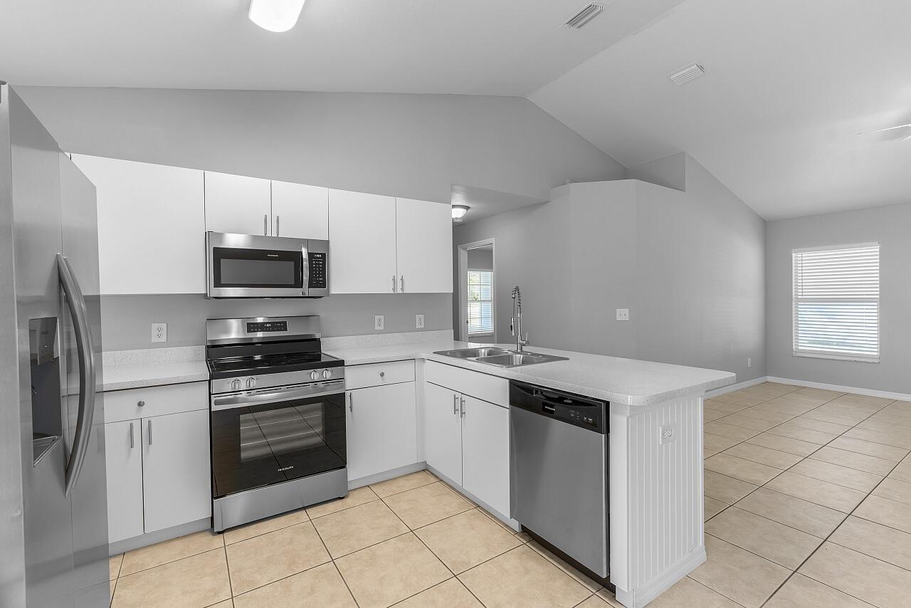 216 13th Vero Beach, FL 32962