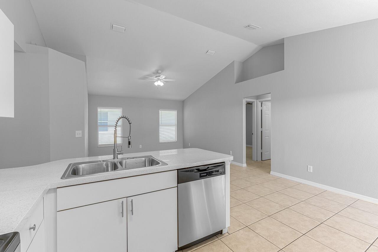 216 13th Vero Beach, FL 32962