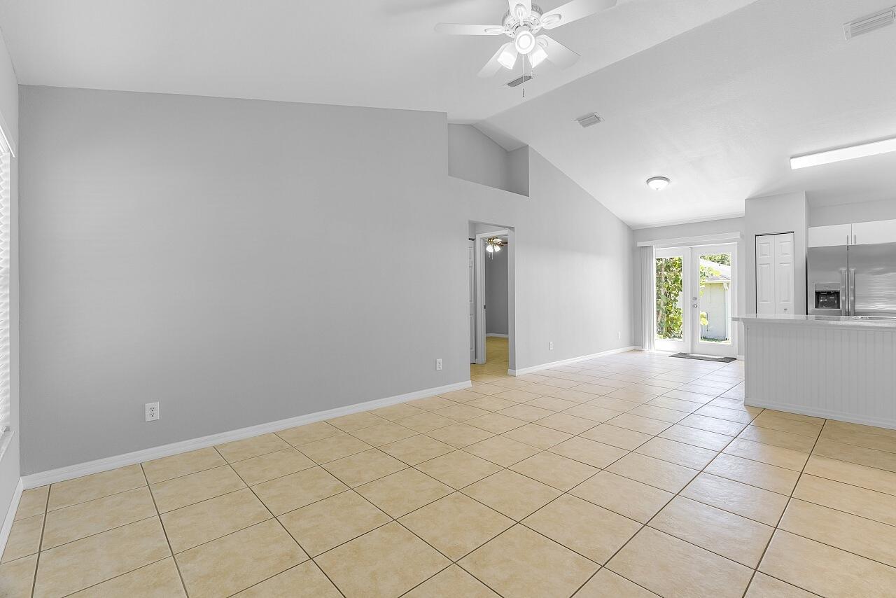 216 13th Vero Beach, FL 32962
