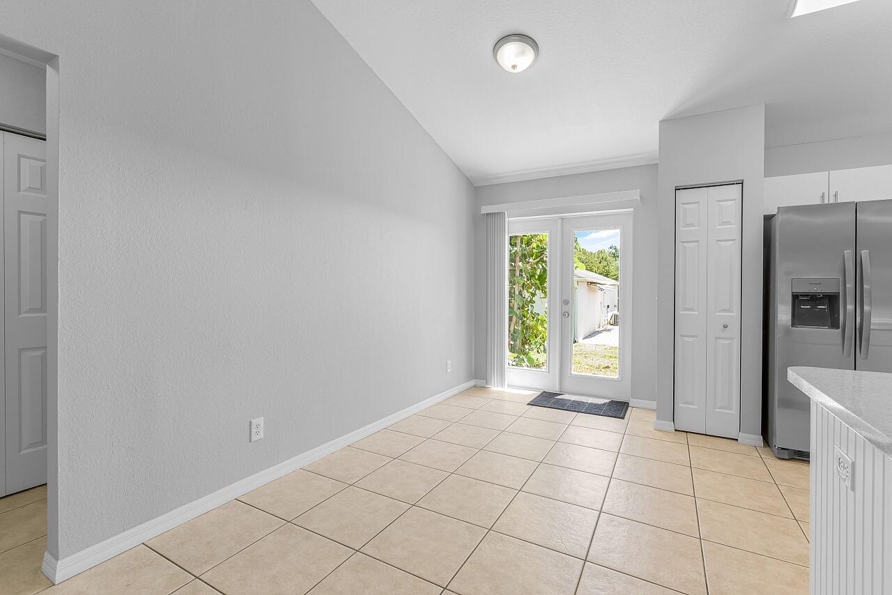 216 13th Vero Beach, FL 32962