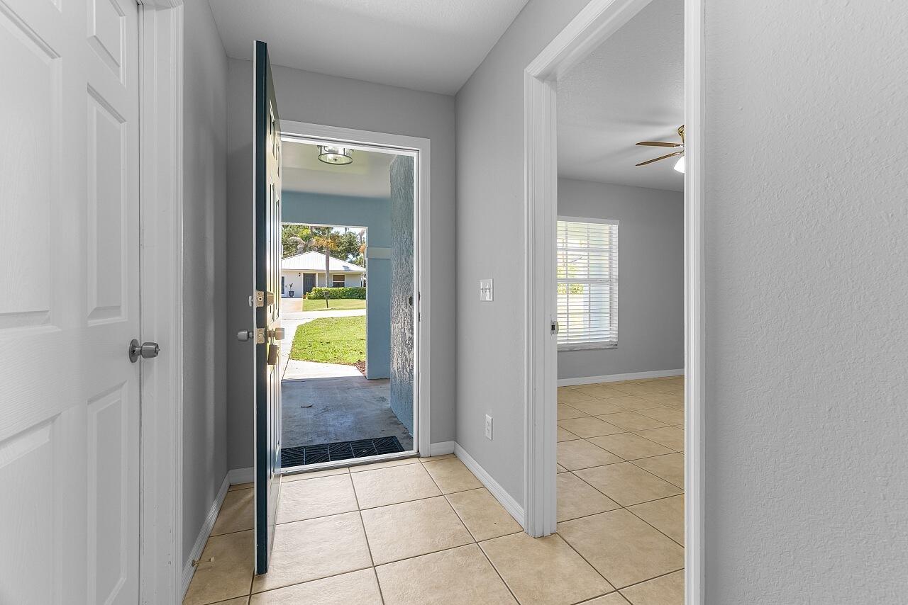 216 13th Vero Beach, FL 32962