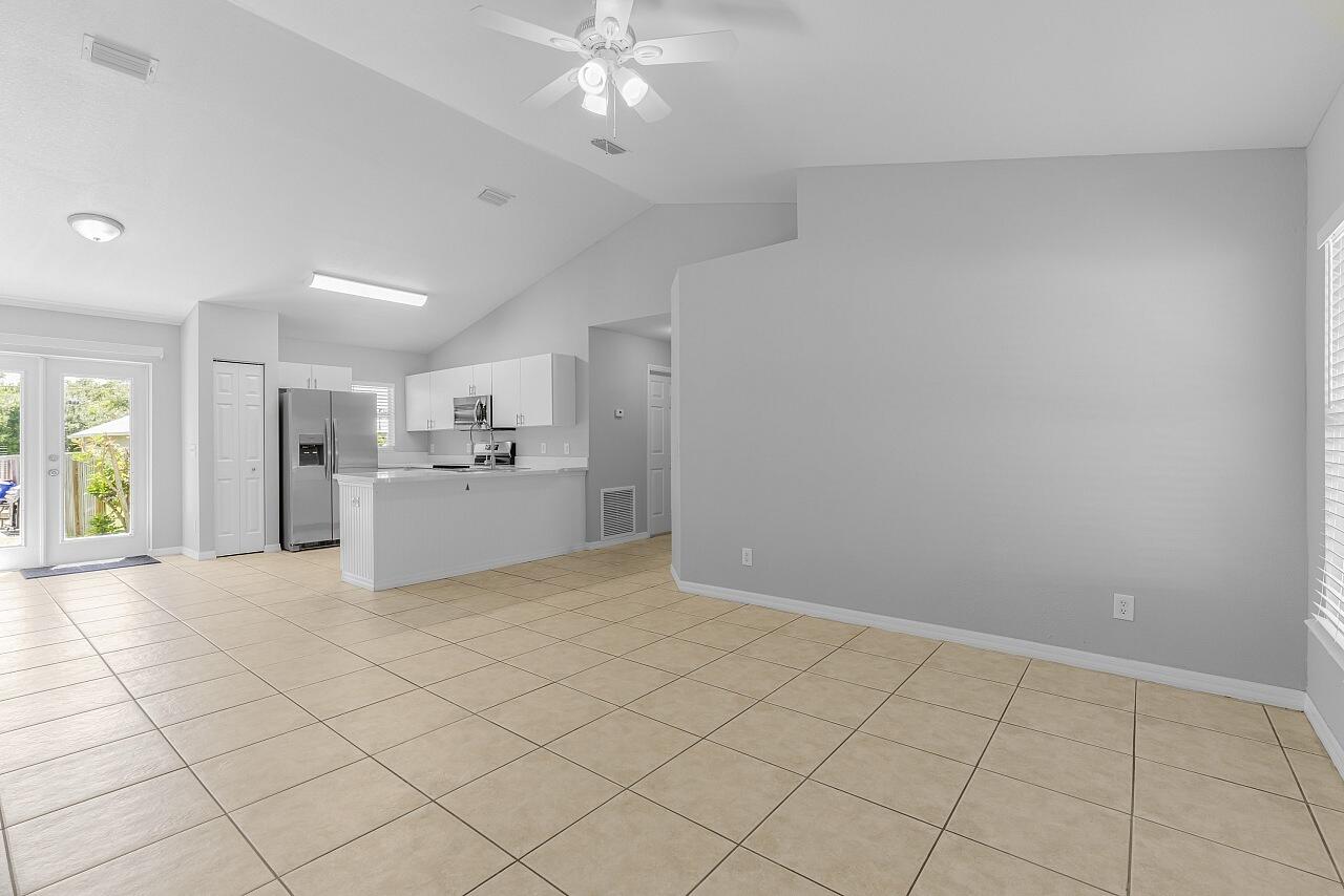 216 13th Vero Beach, FL 32962