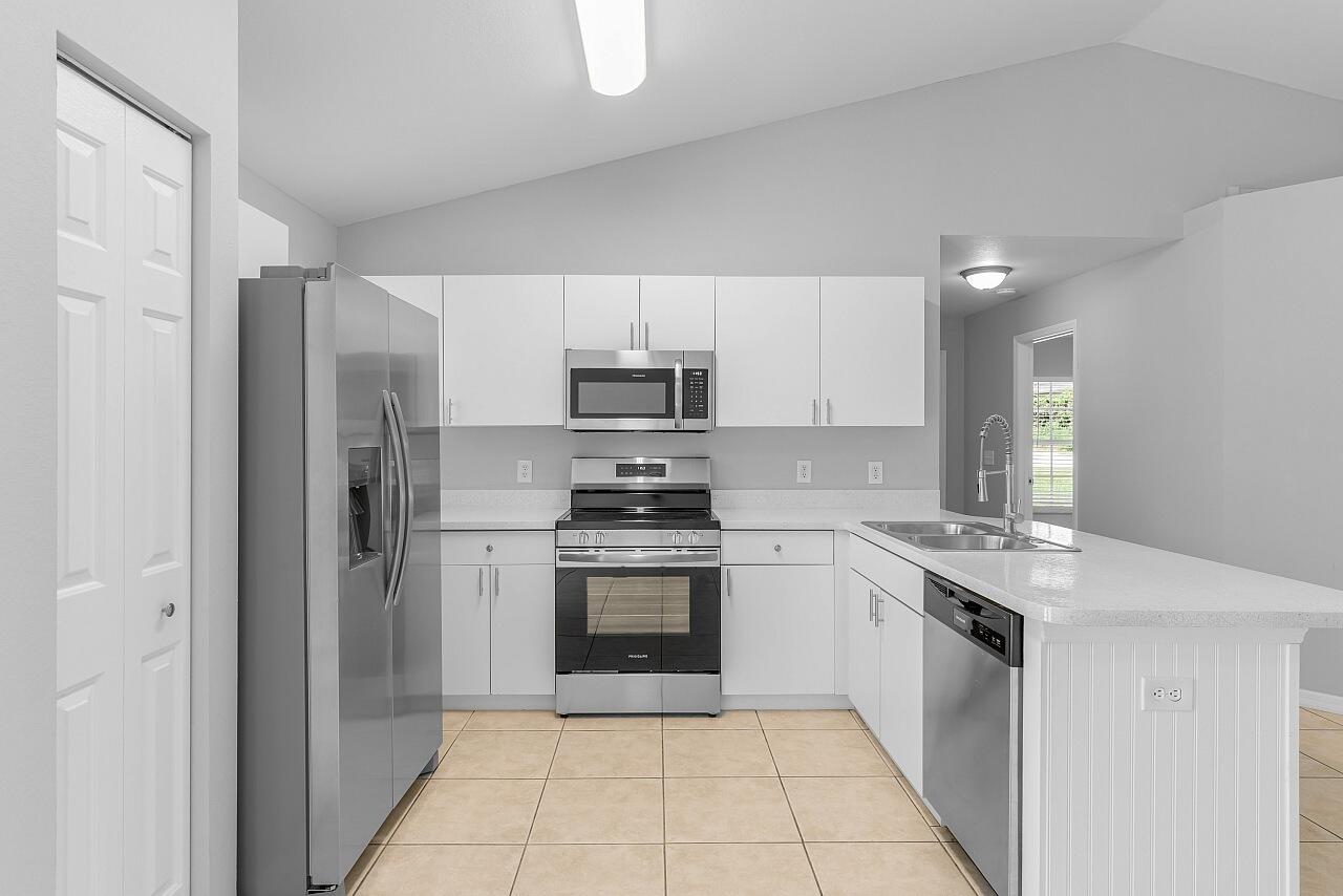 216 13th Vero Beach, FL 32962