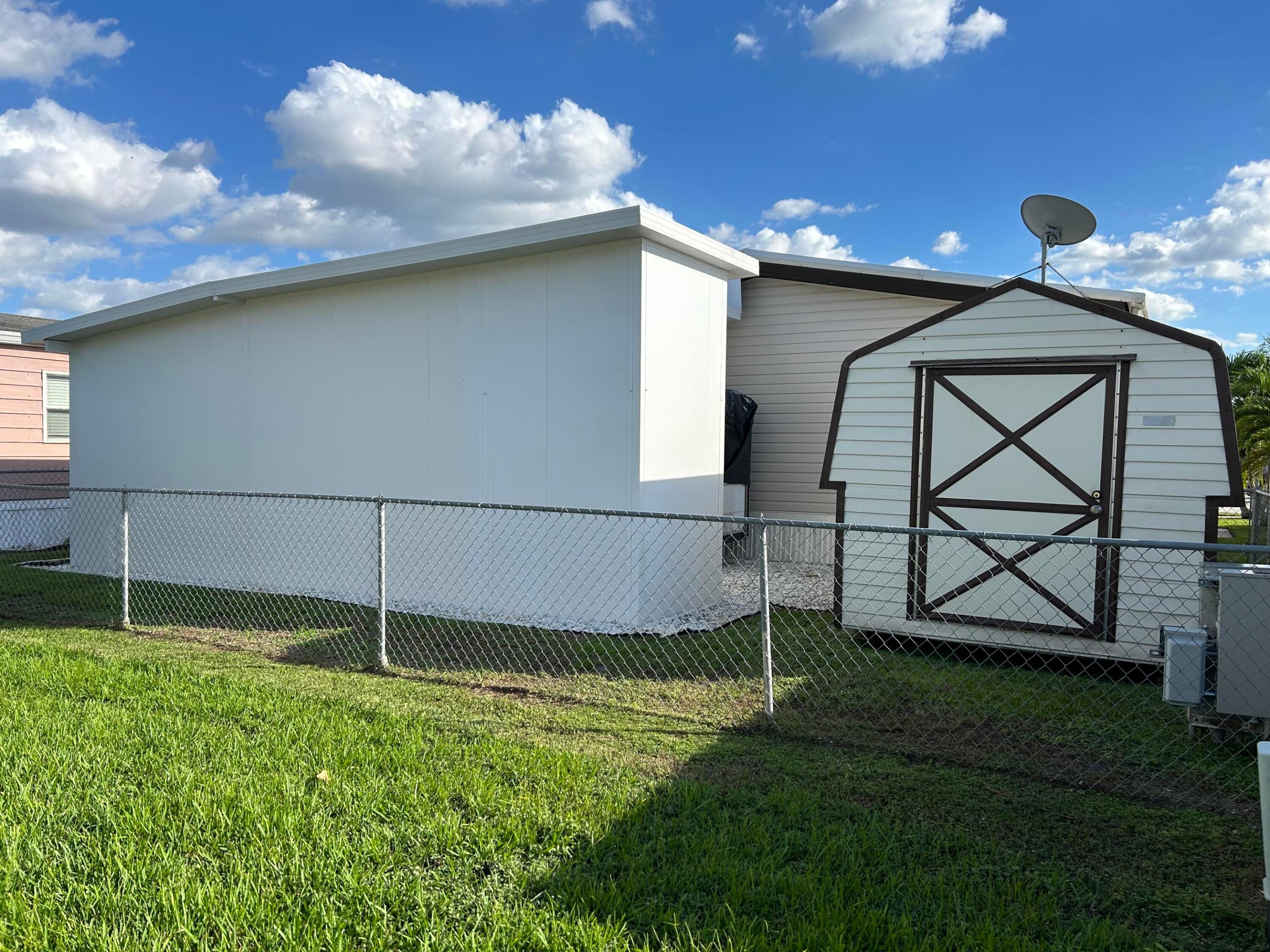 21541 NW 7th St Pembroke Pines, FL 33029