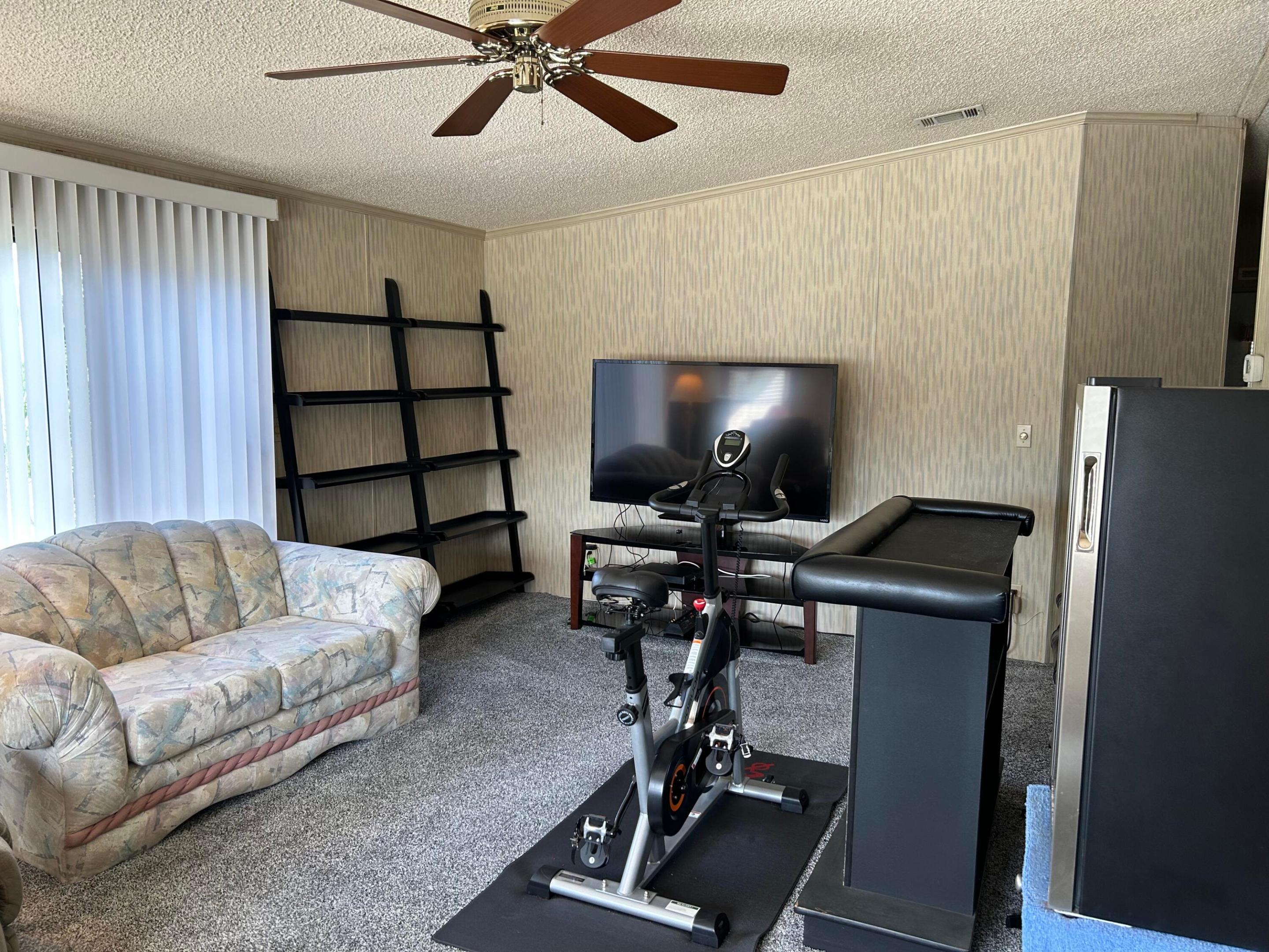 21541 NW 7th St Pembroke Pines, FL 33029