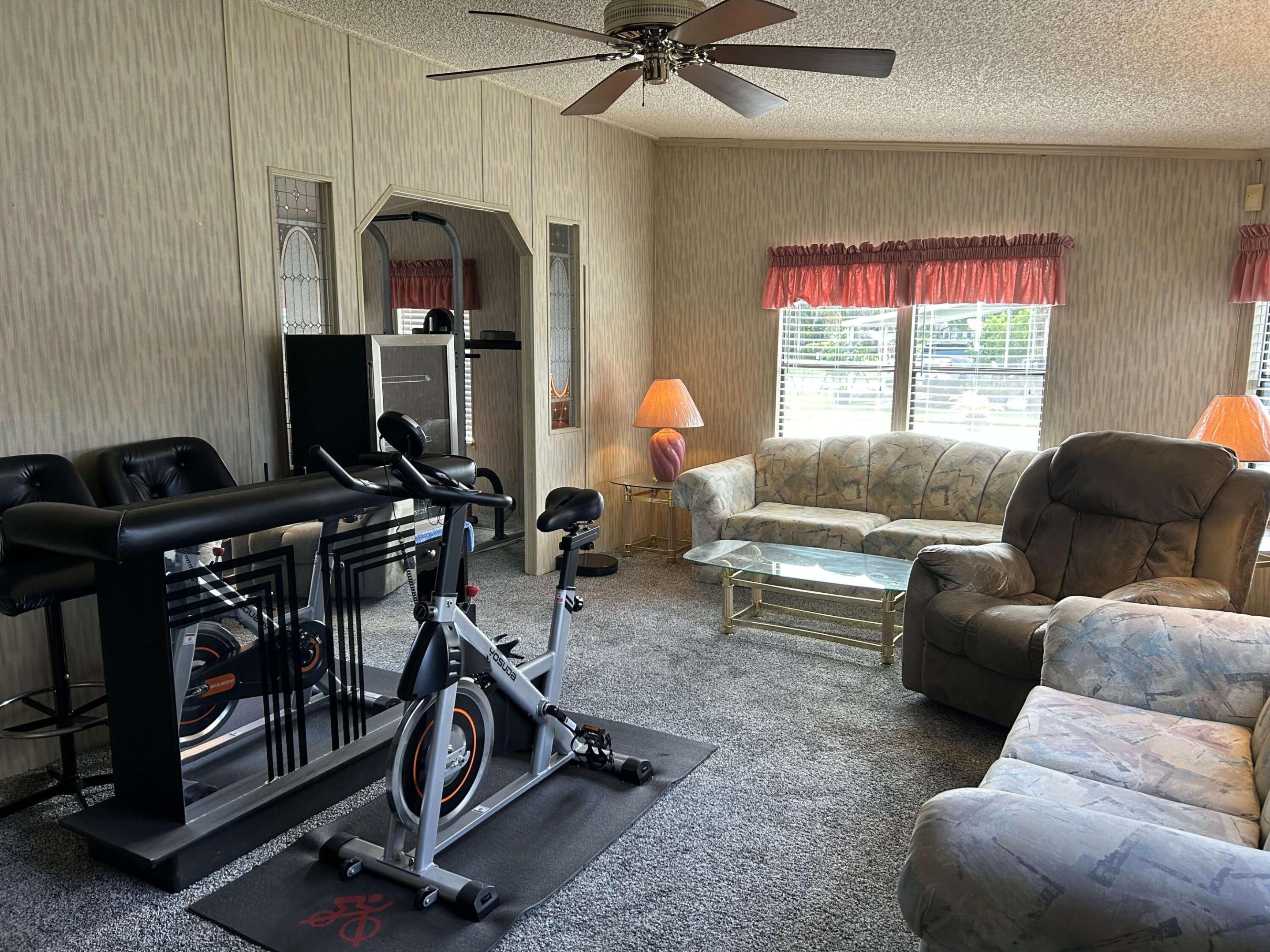 21541 NW 7th St Pembroke Pines, FL 33029
